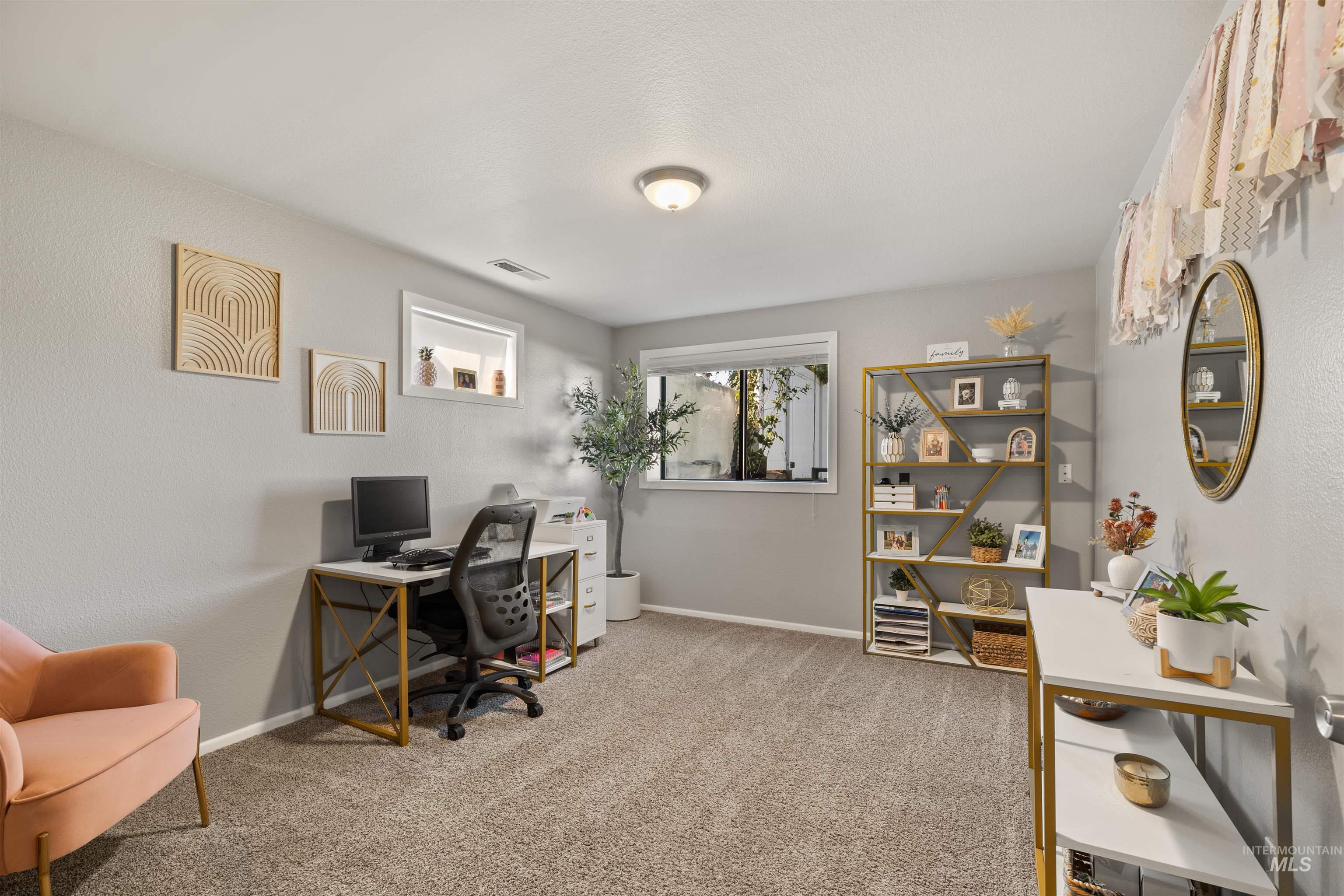 3404 Meadowlark Dr.