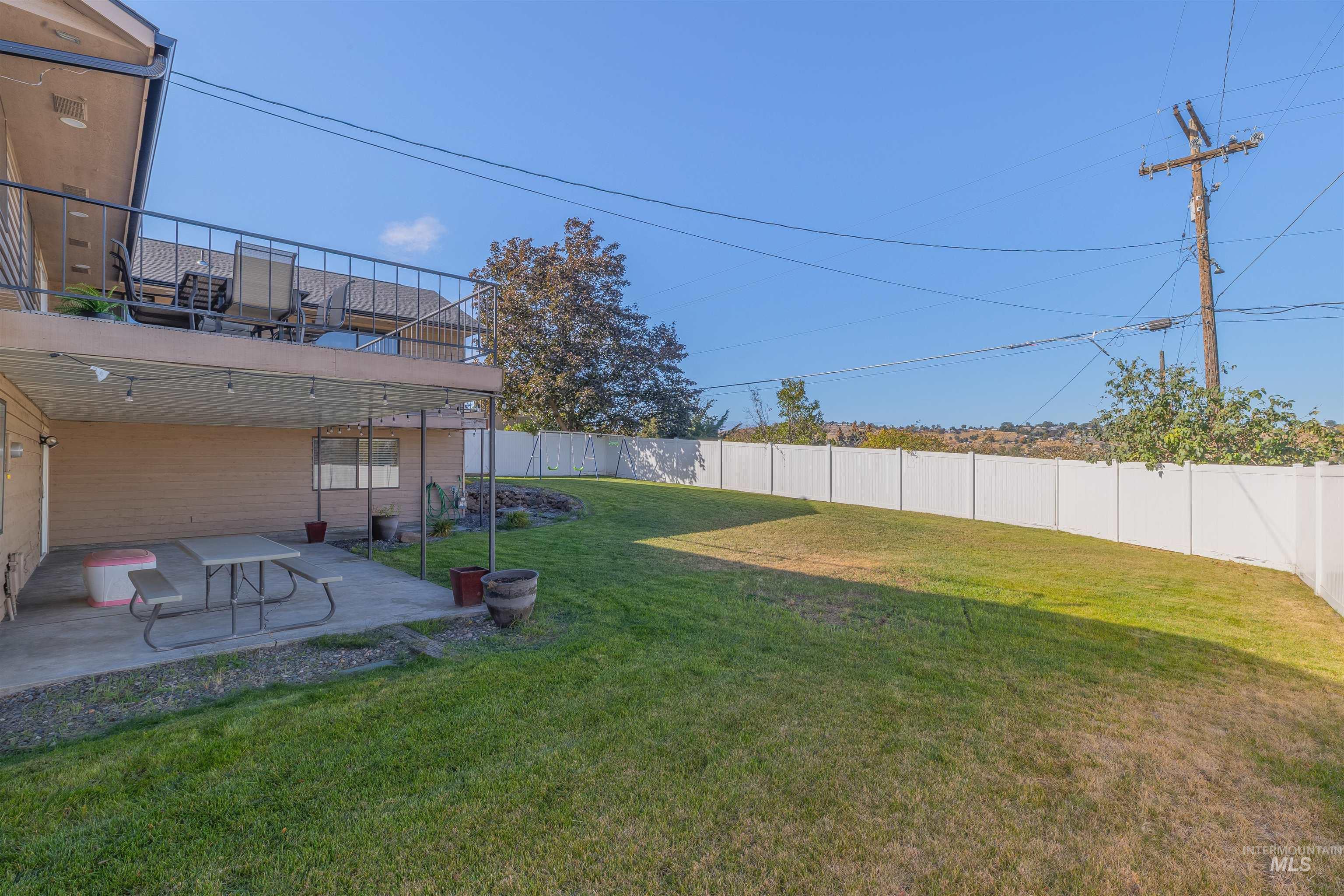 3404 Meadowlark Dr.