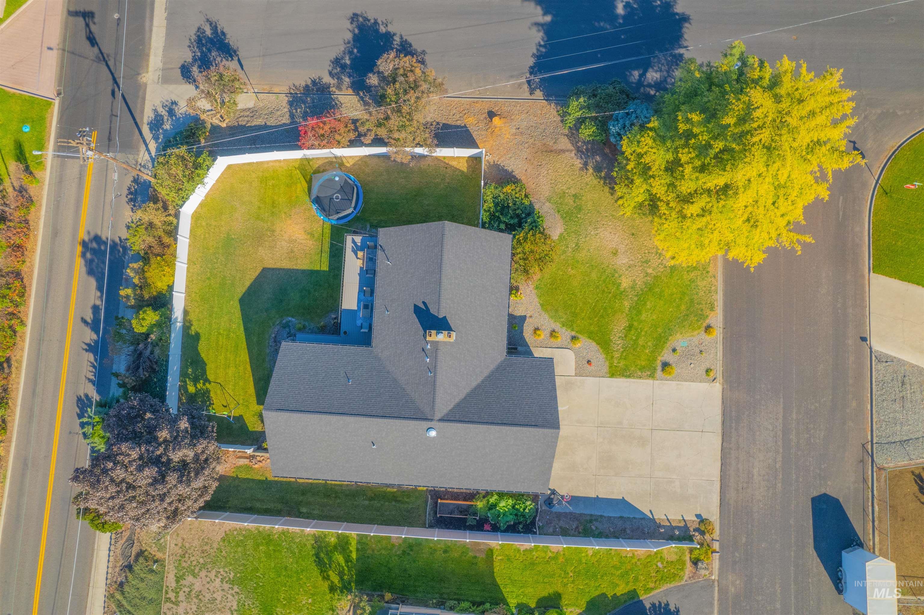 3404 Meadowlark Dr.