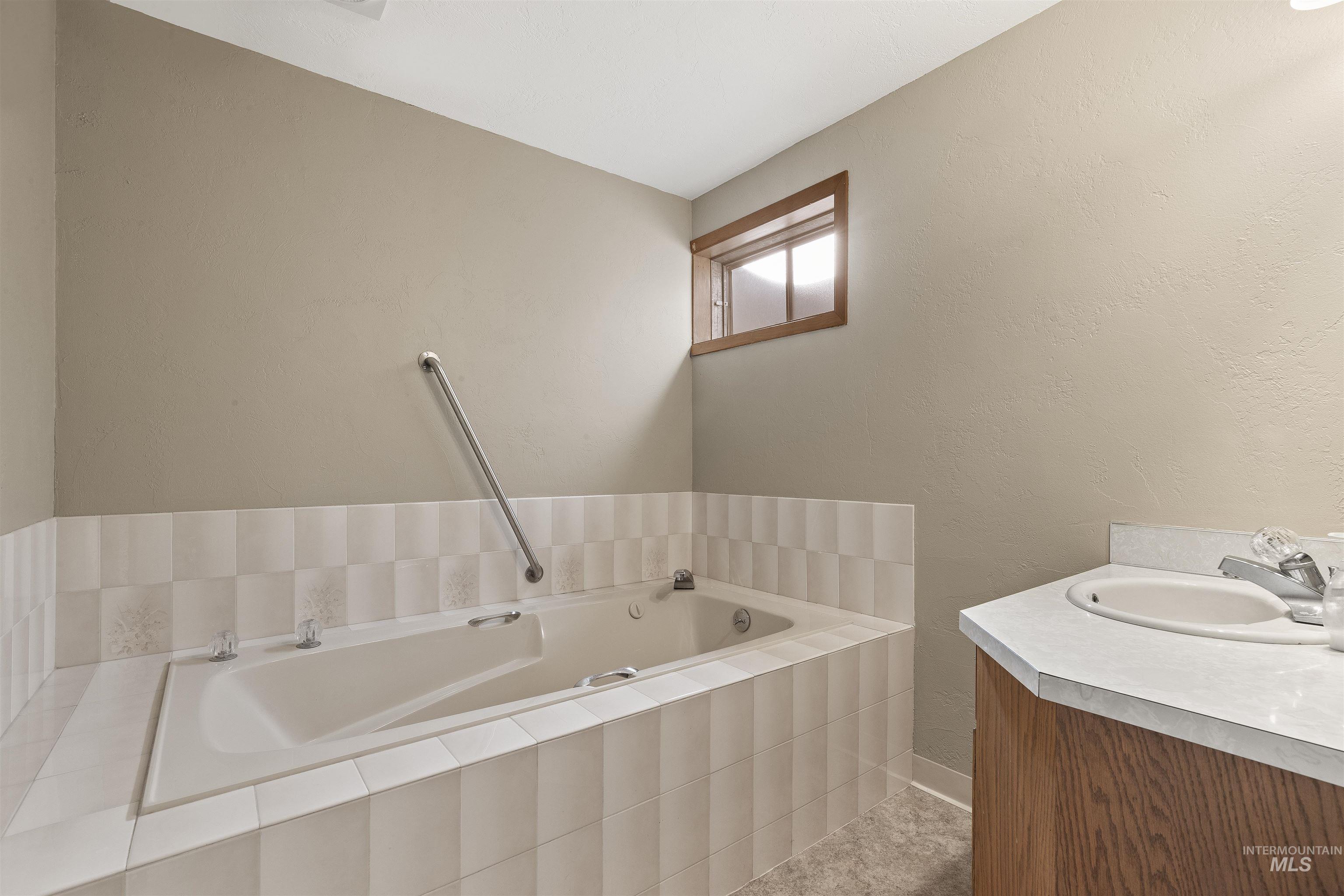 3404 Meadowlark Dr.