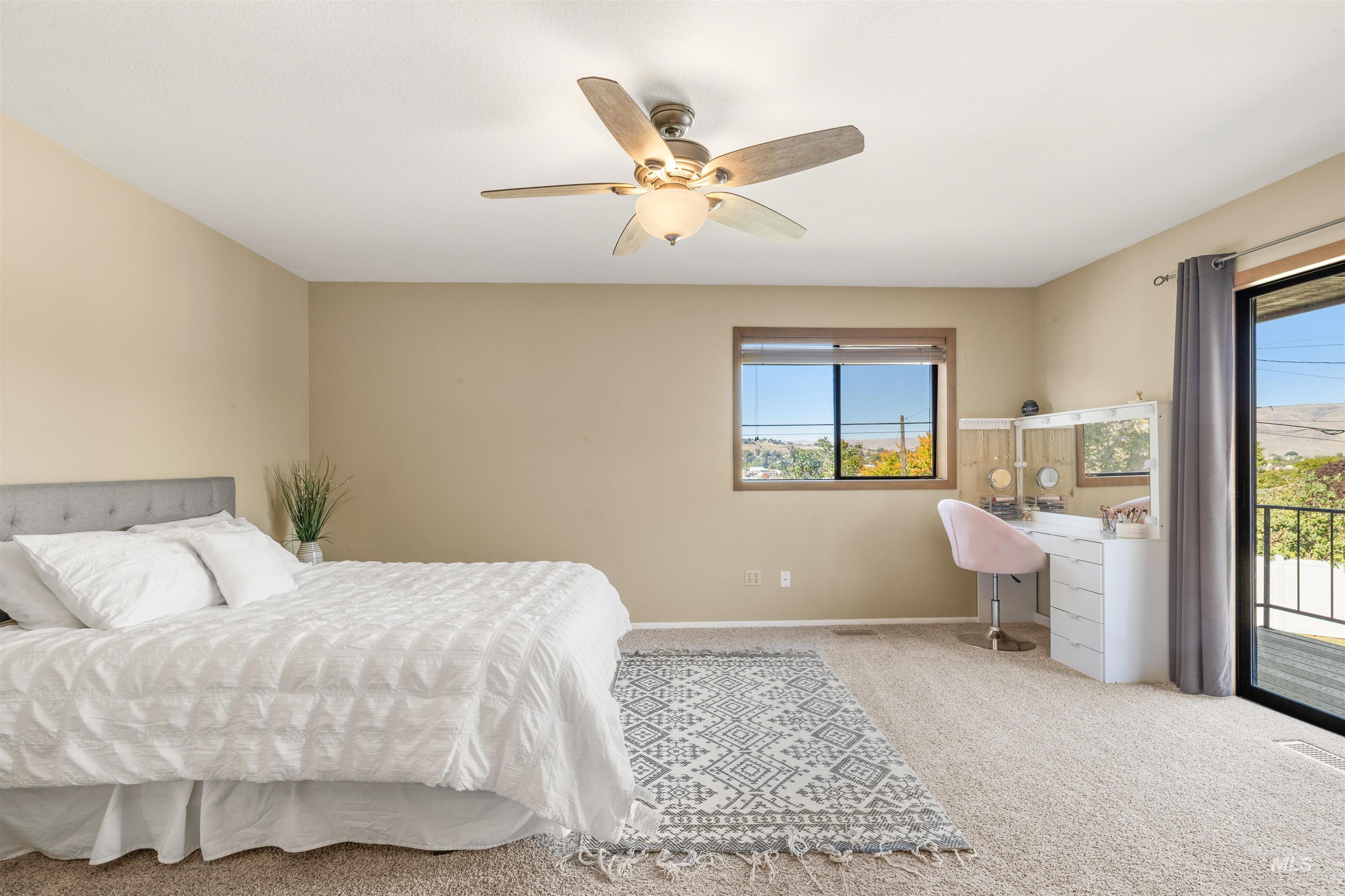 3404 Meadowlark Dr.