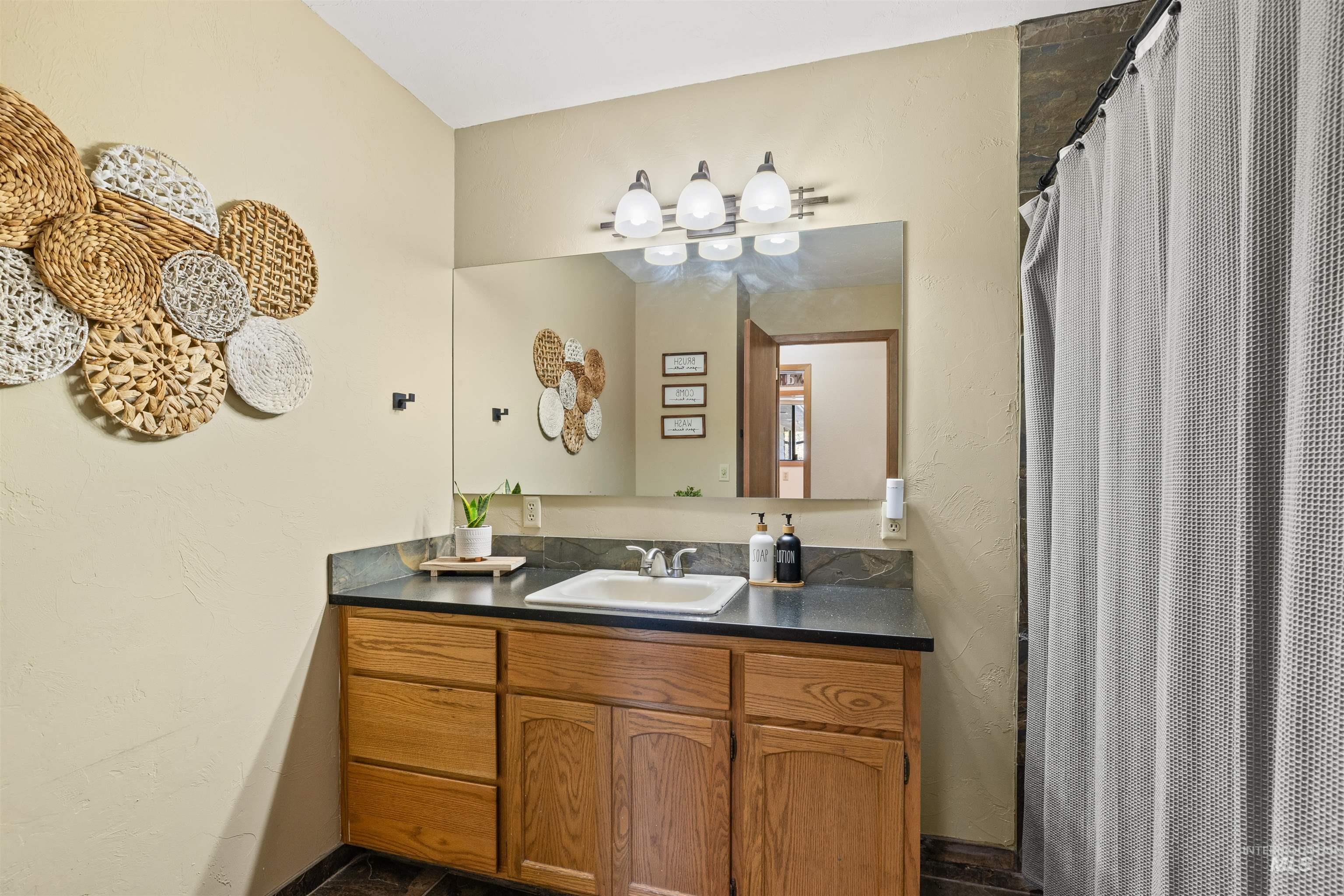 3404 Meadowlark Dr.