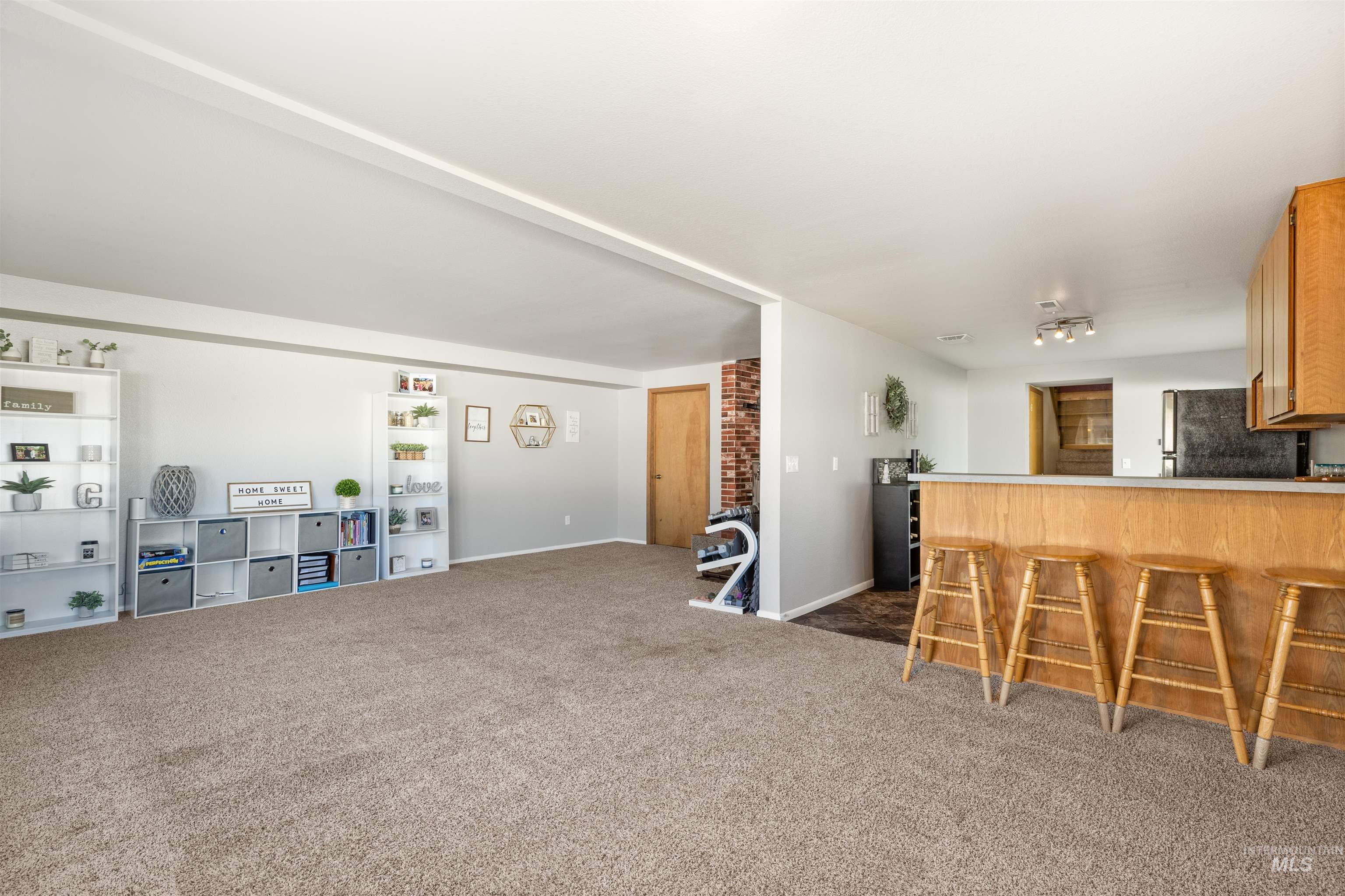 3404 Meadowlark Dr.