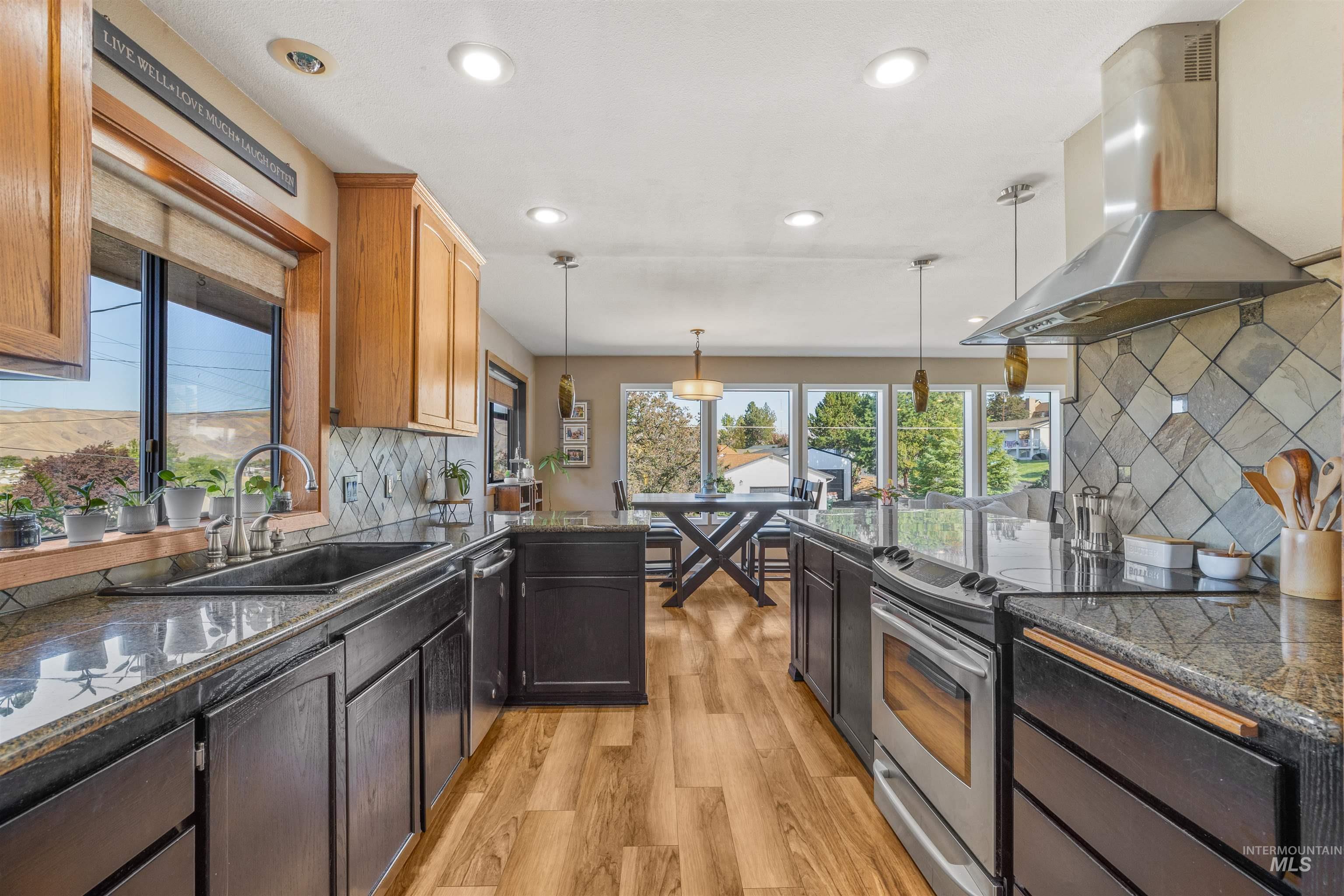3404 Meadowlark Dr.