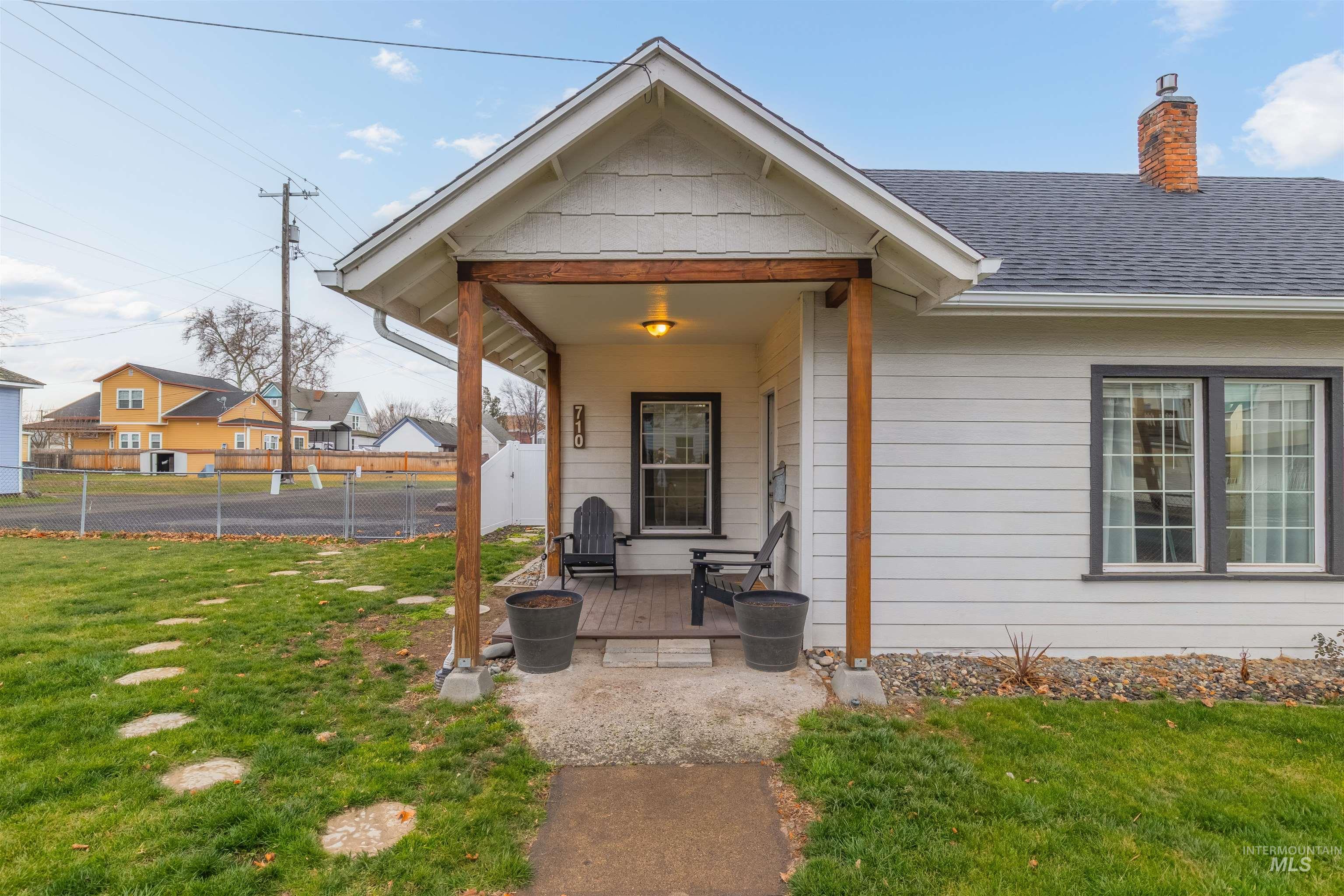 710 8th St.