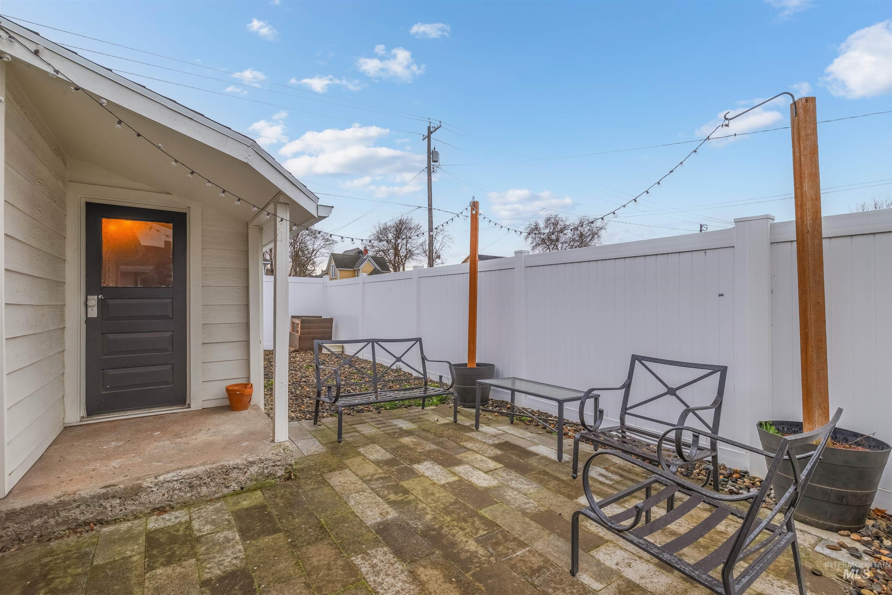 710 8th St.