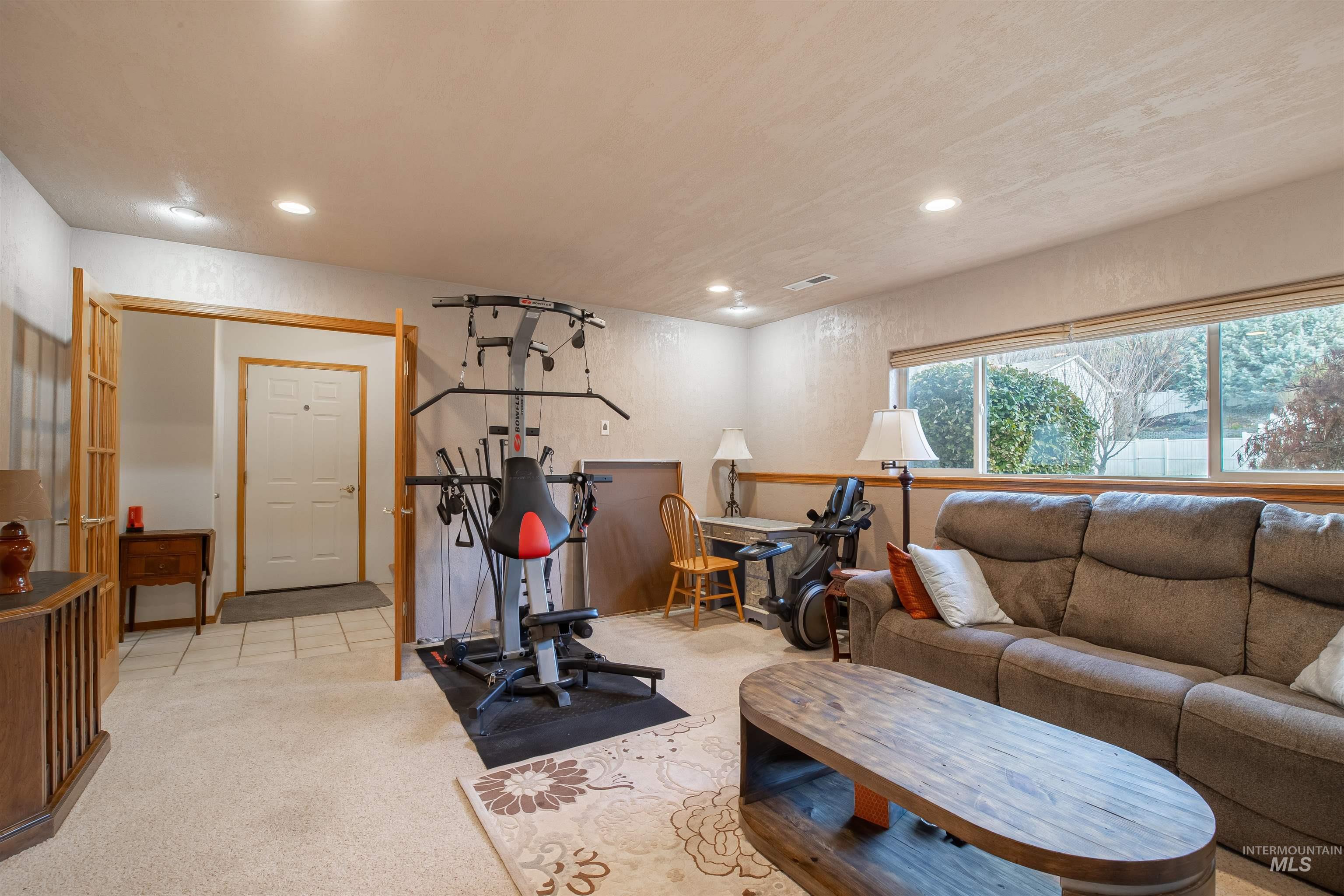 220 Larkspur Lane