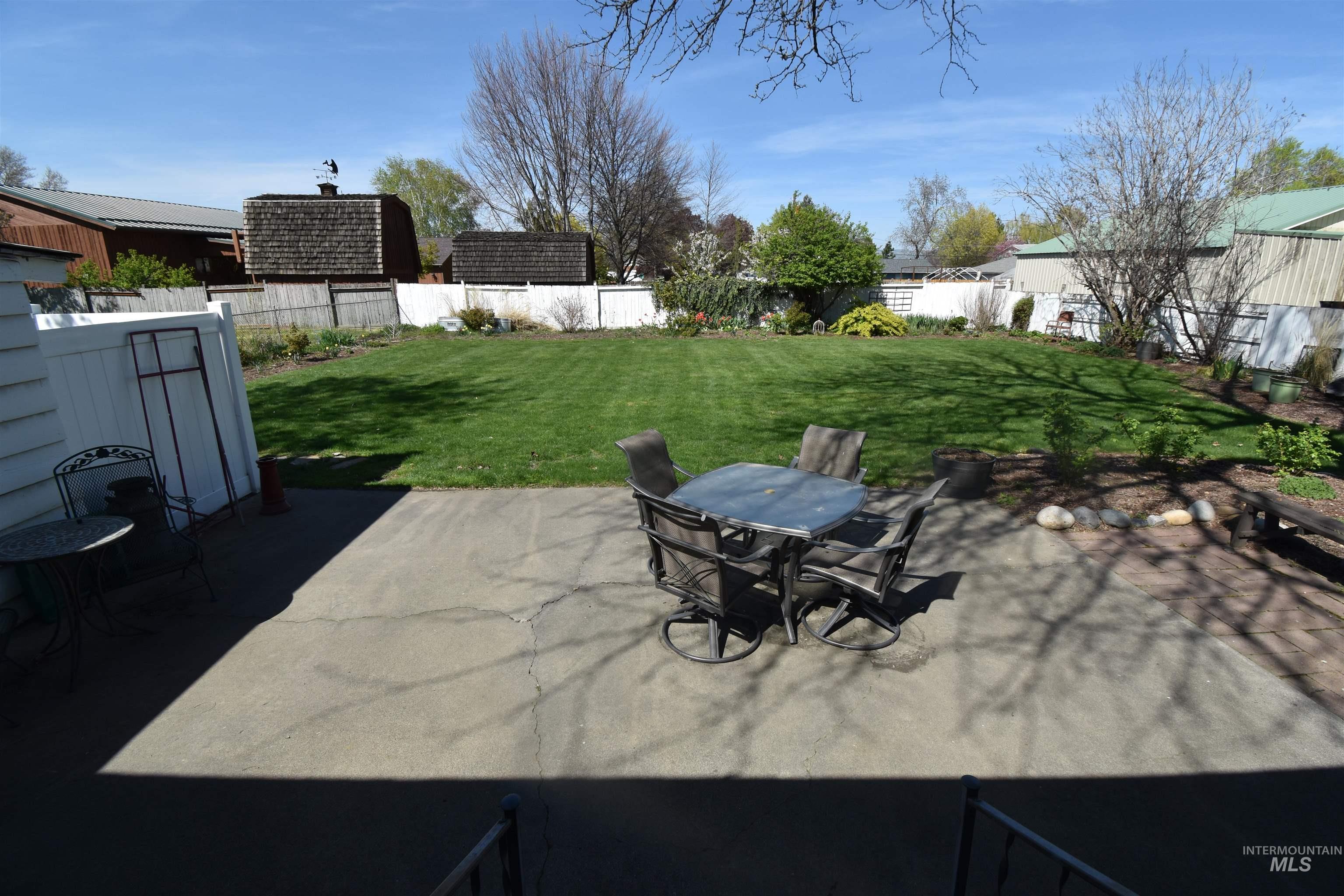 609 Burrell Ave