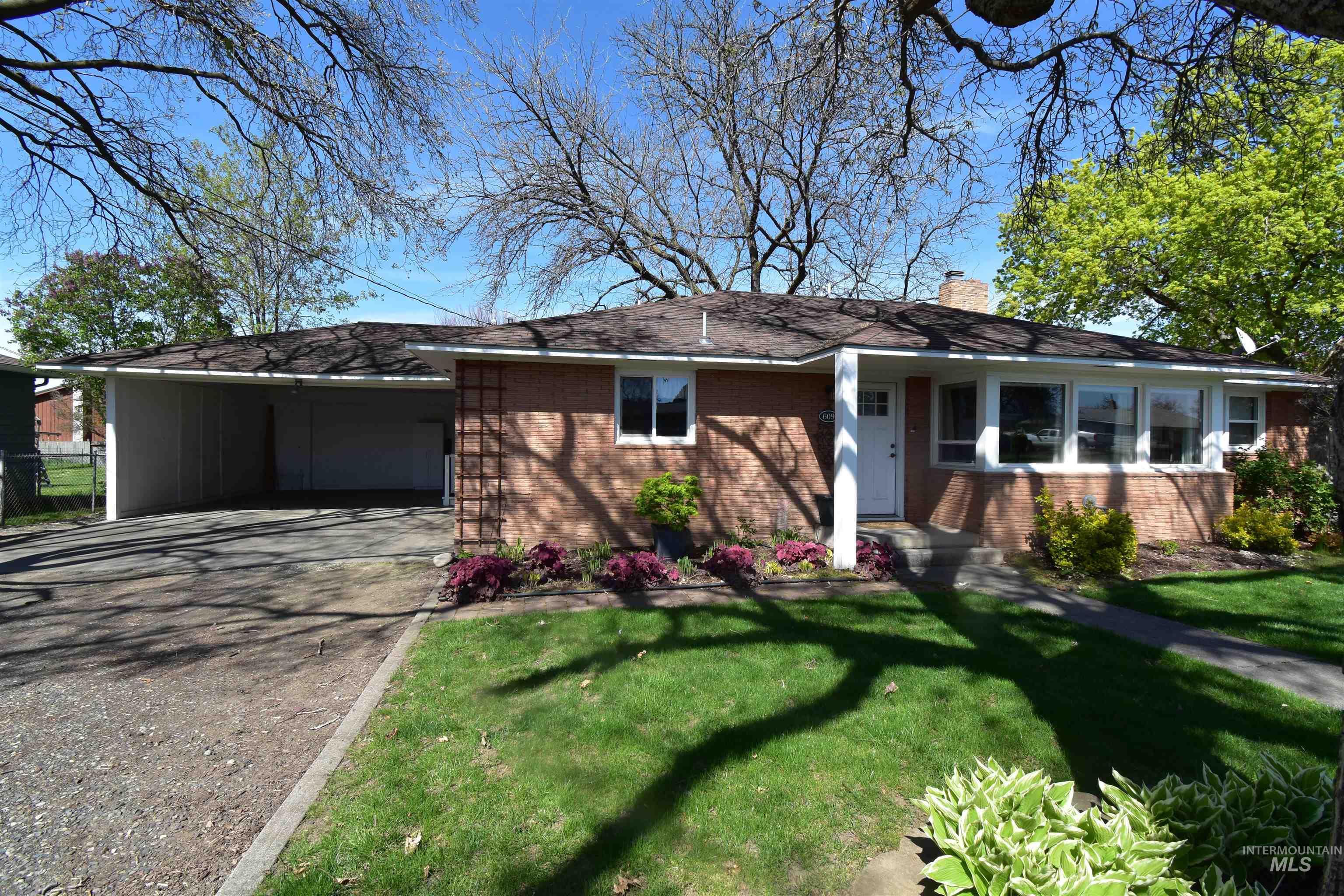 609 Burrell Ave