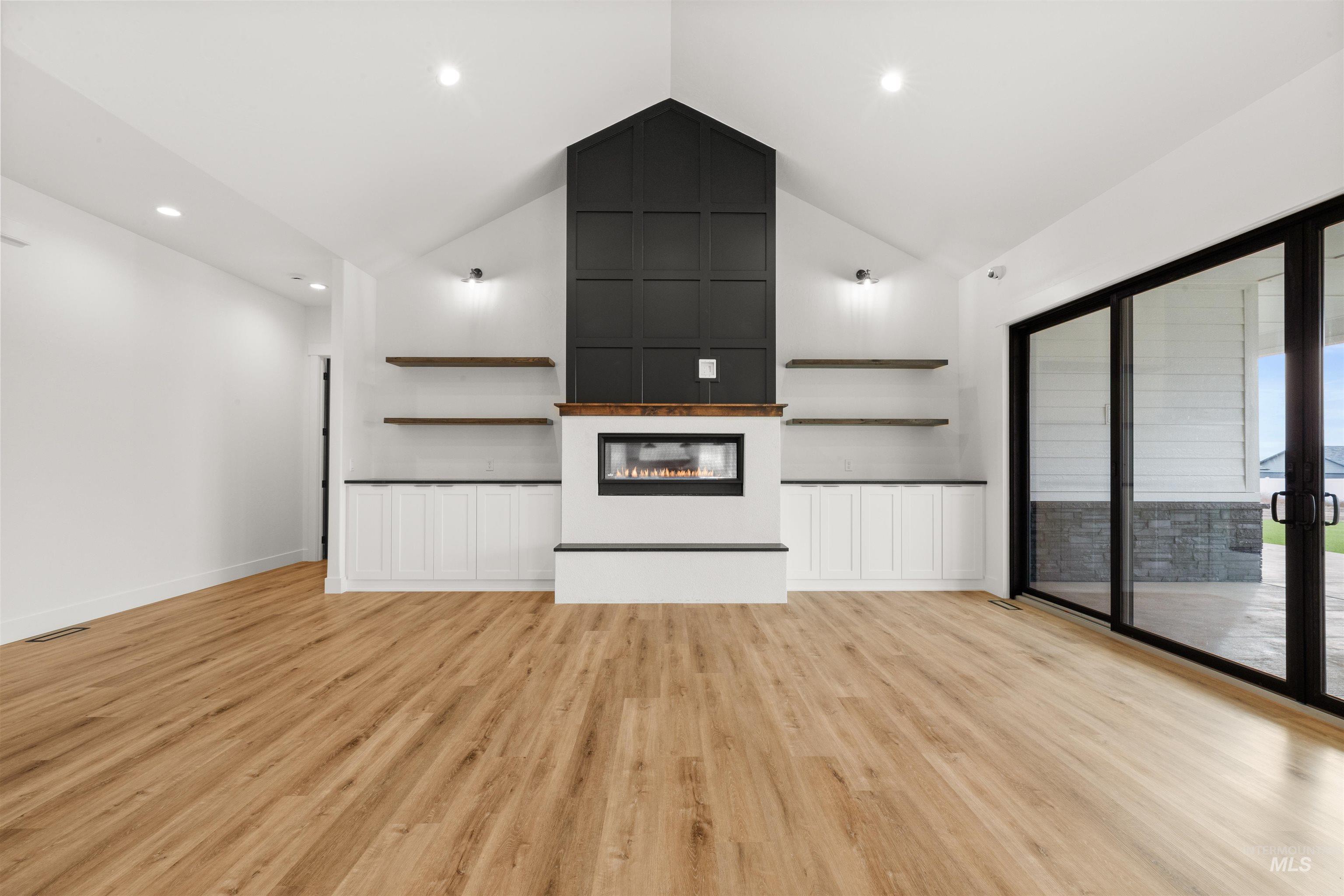 2112 Mountain Vista Ct