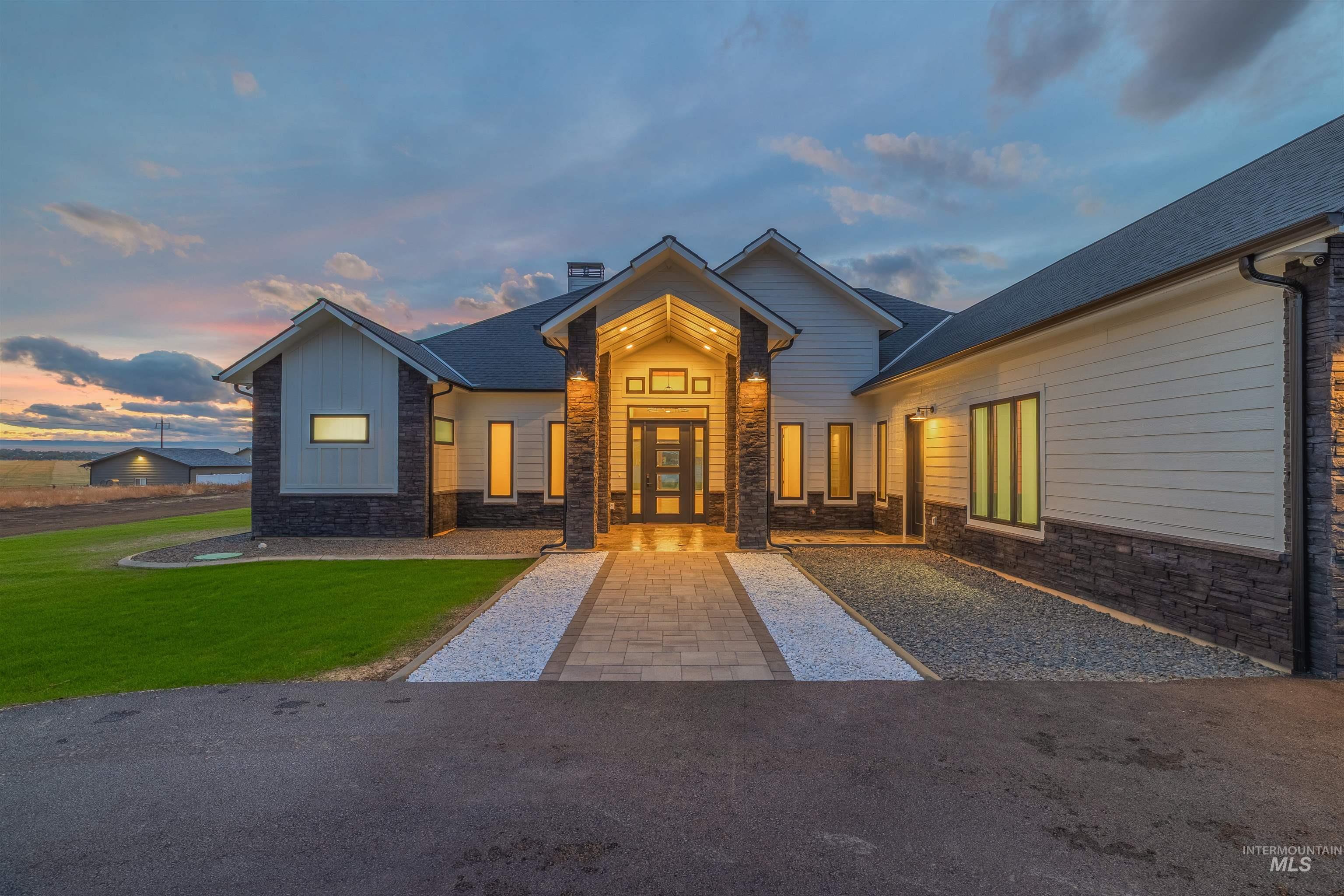 2112 Mountain Vista Ct