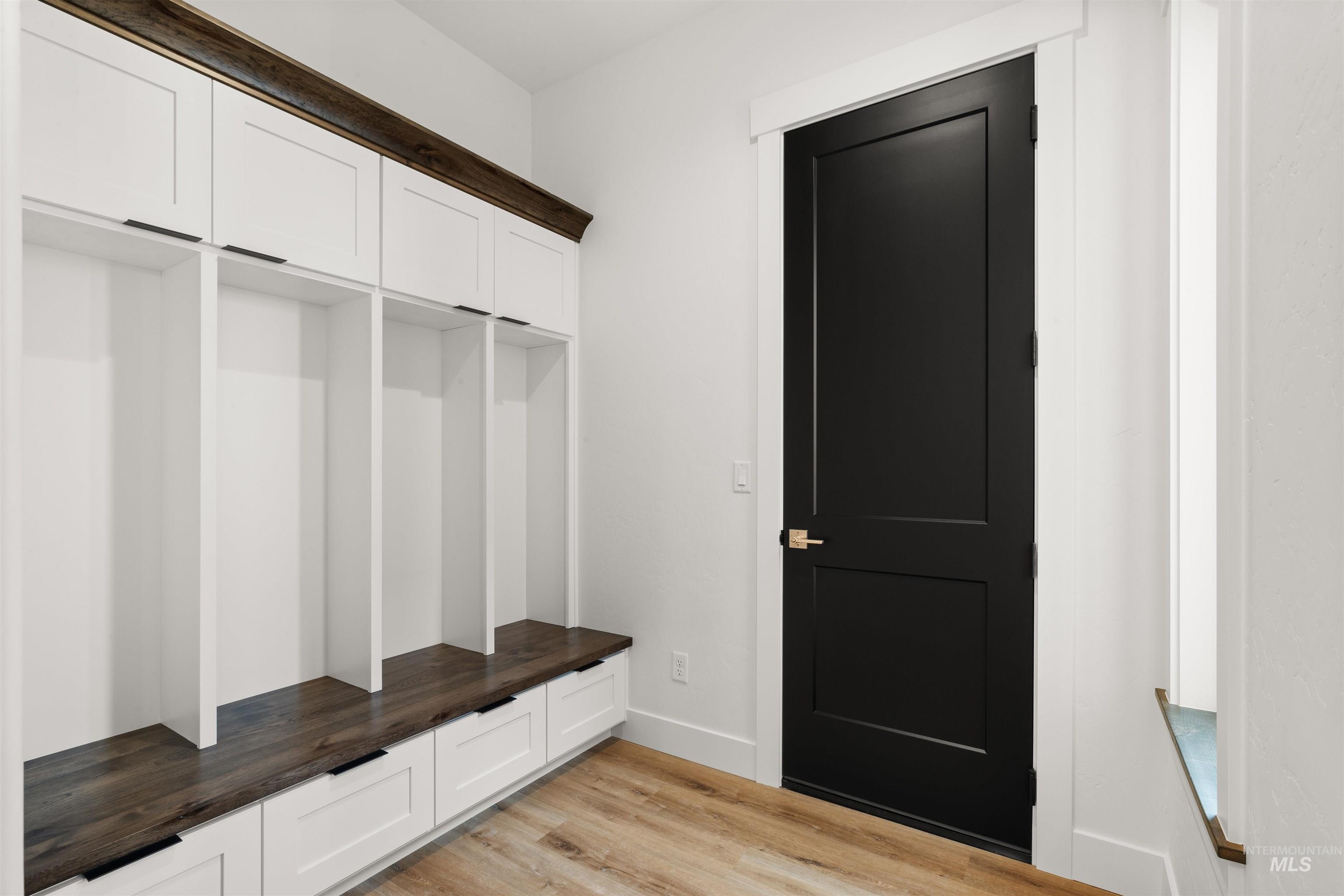 2112 Mountain Vista Ct