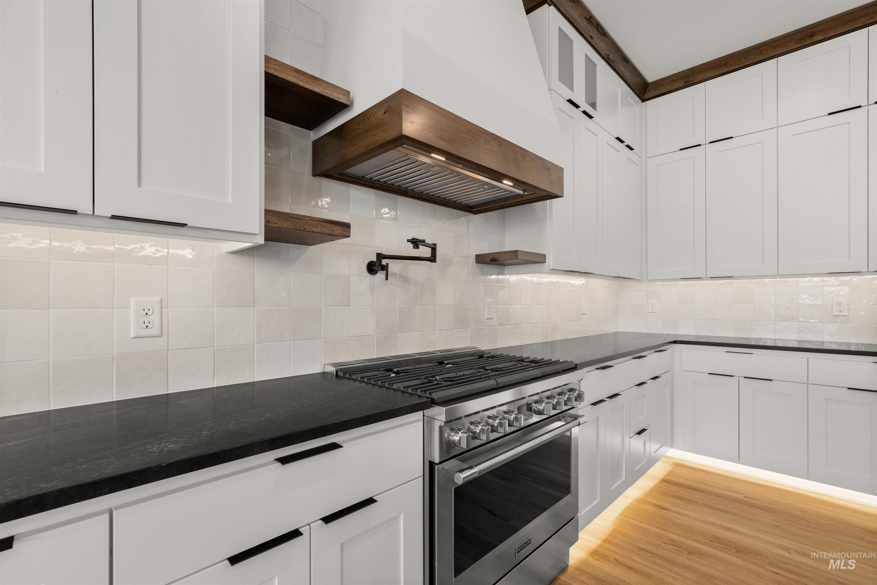 2112 Mountain Vista Ct