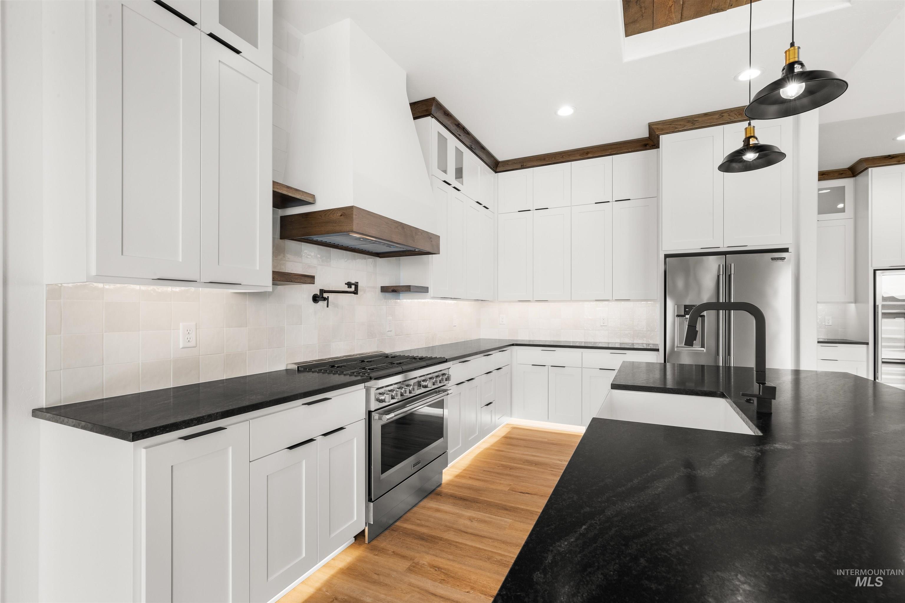 2112 Mountain Vista Ct