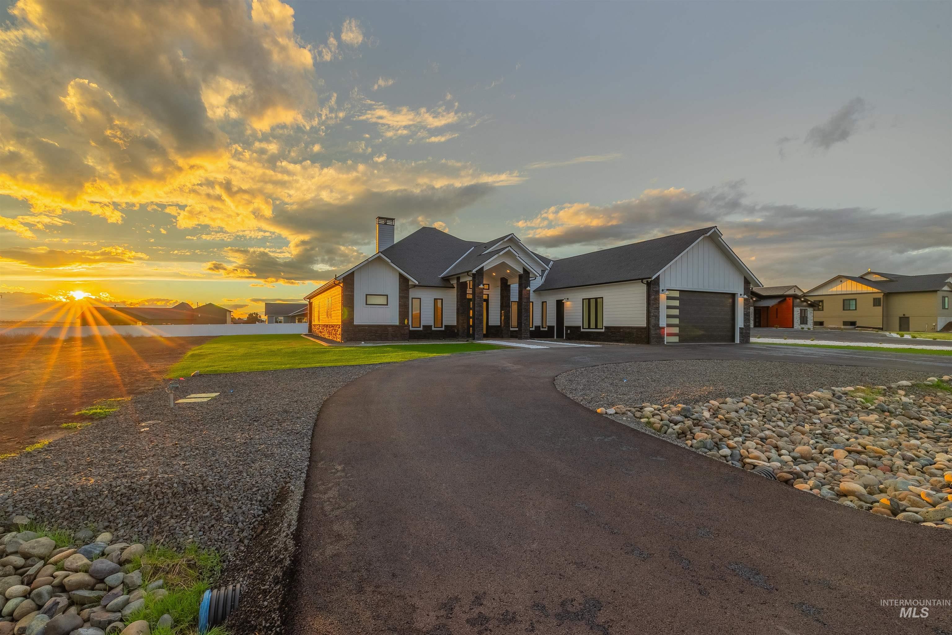 2112 Mountain Vista Ct