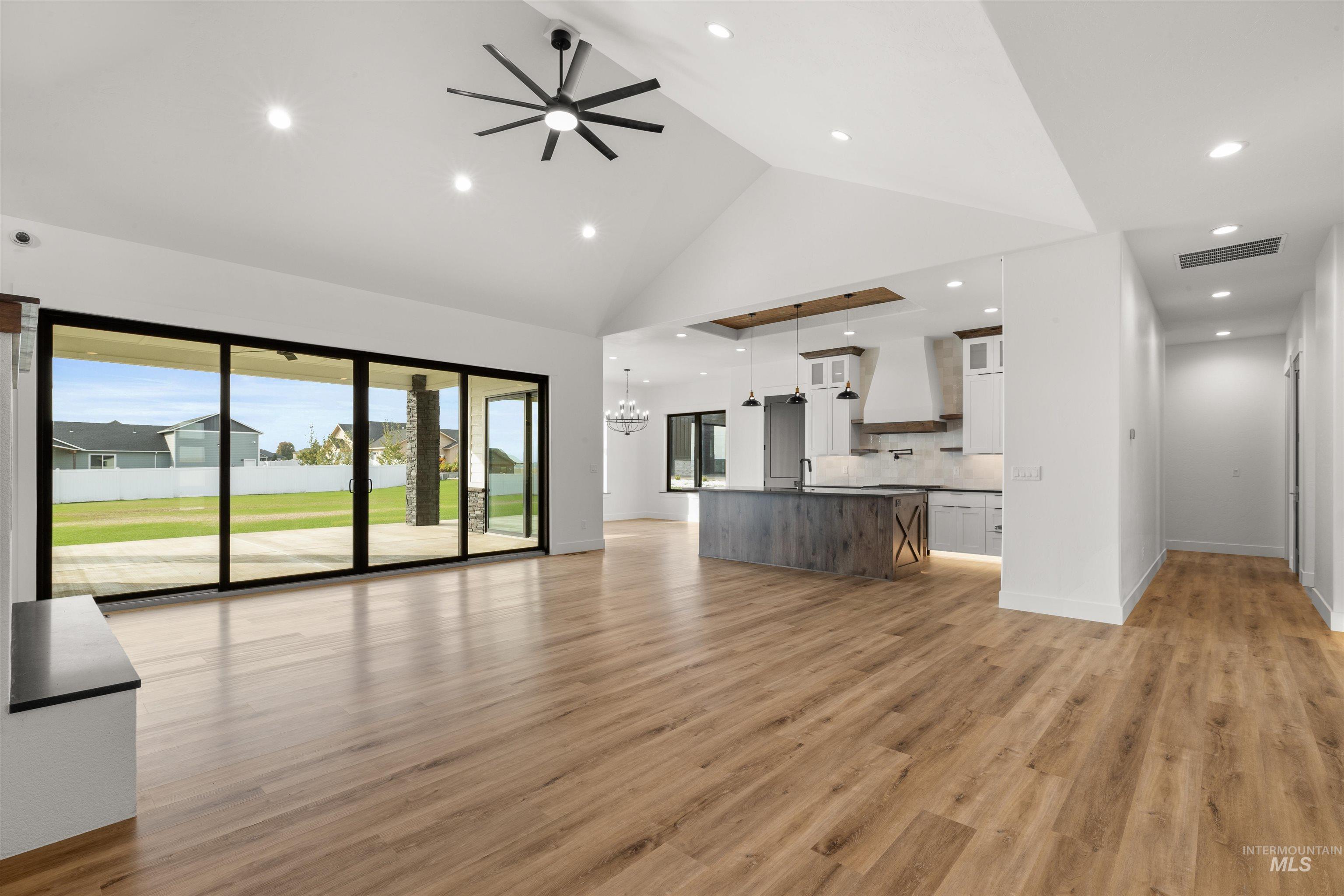 2112 Mountain Vista Ct