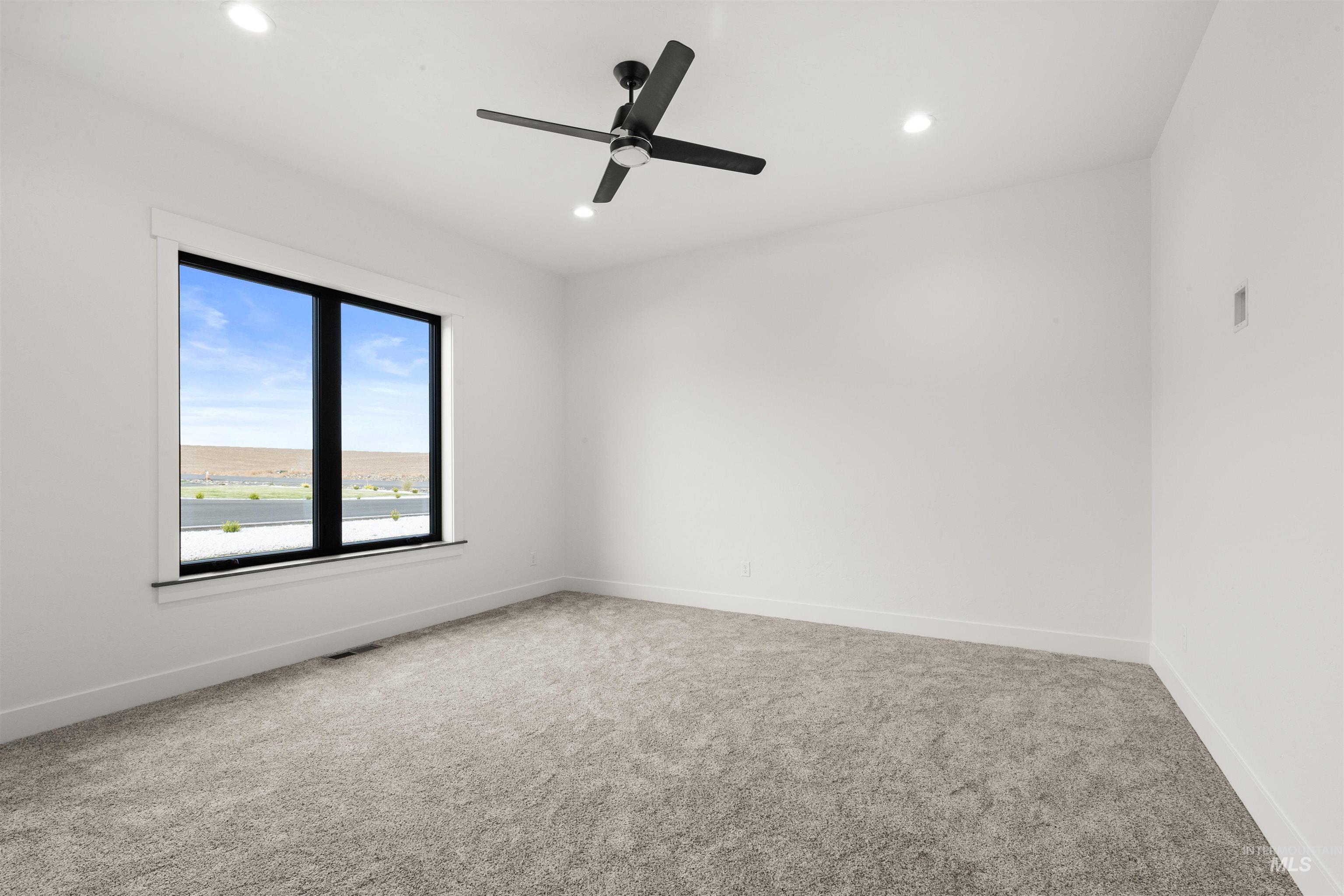 2112 Mountain Vista Ct