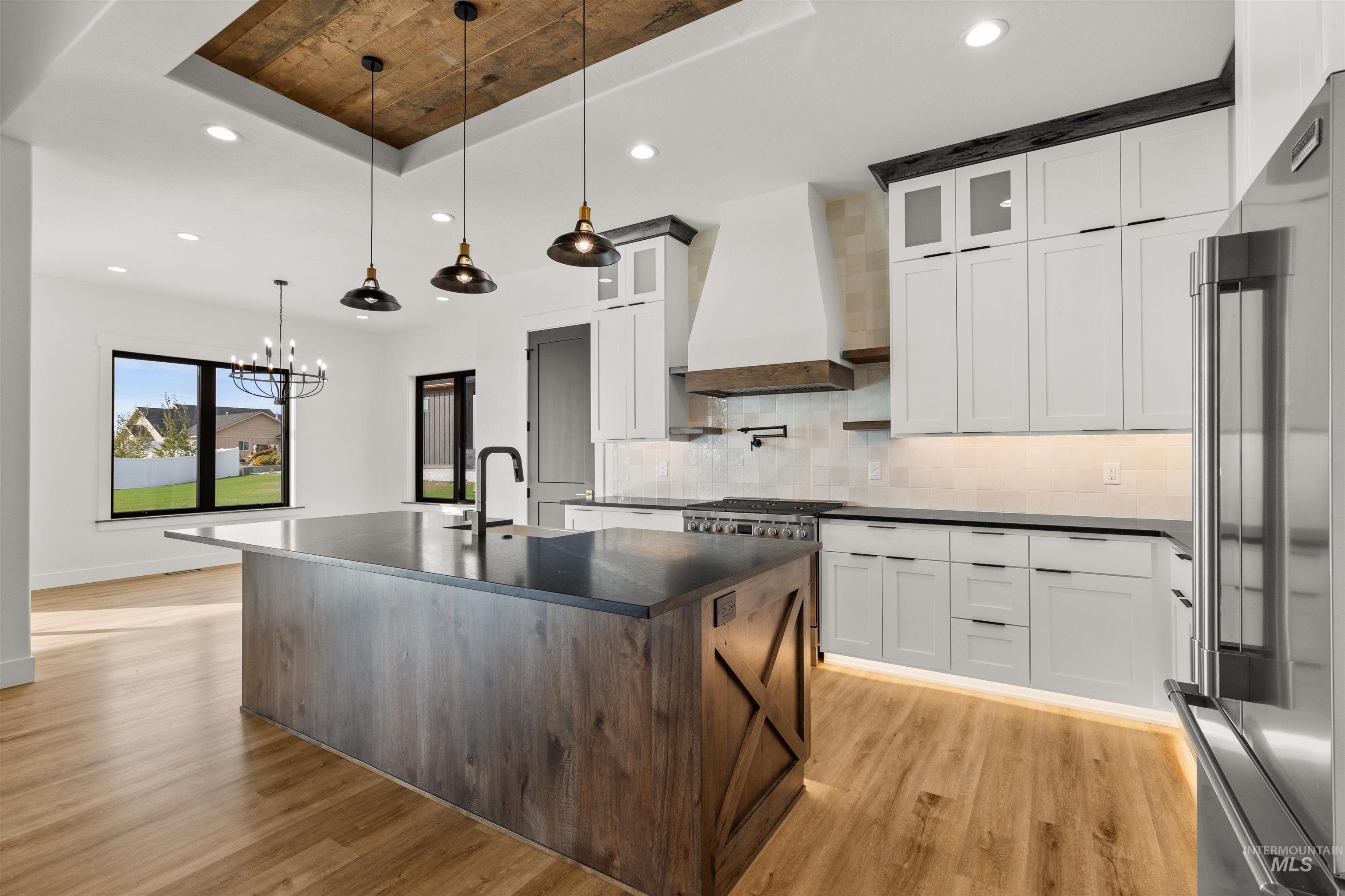 2112 Mountain Vista Ct