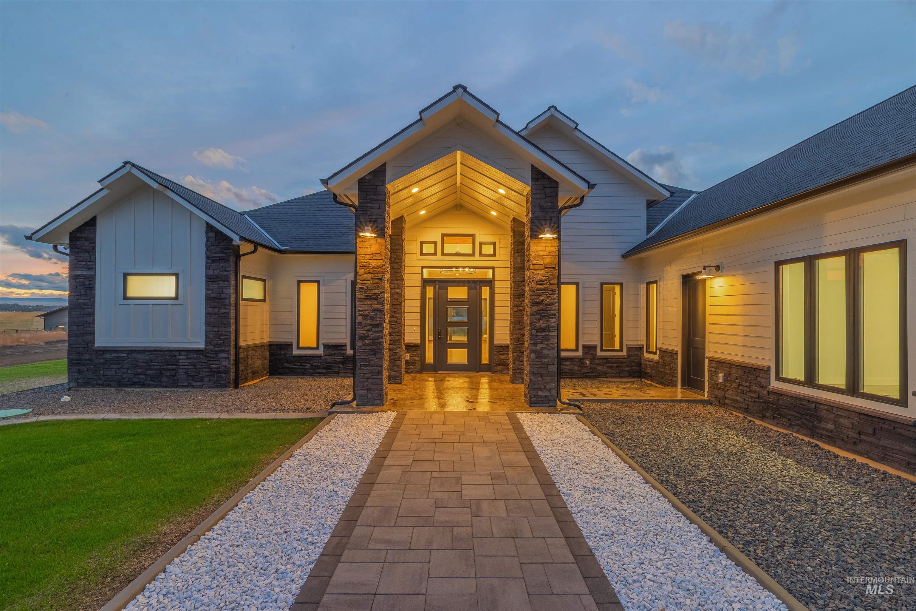 2112 Mountain Vista Ct