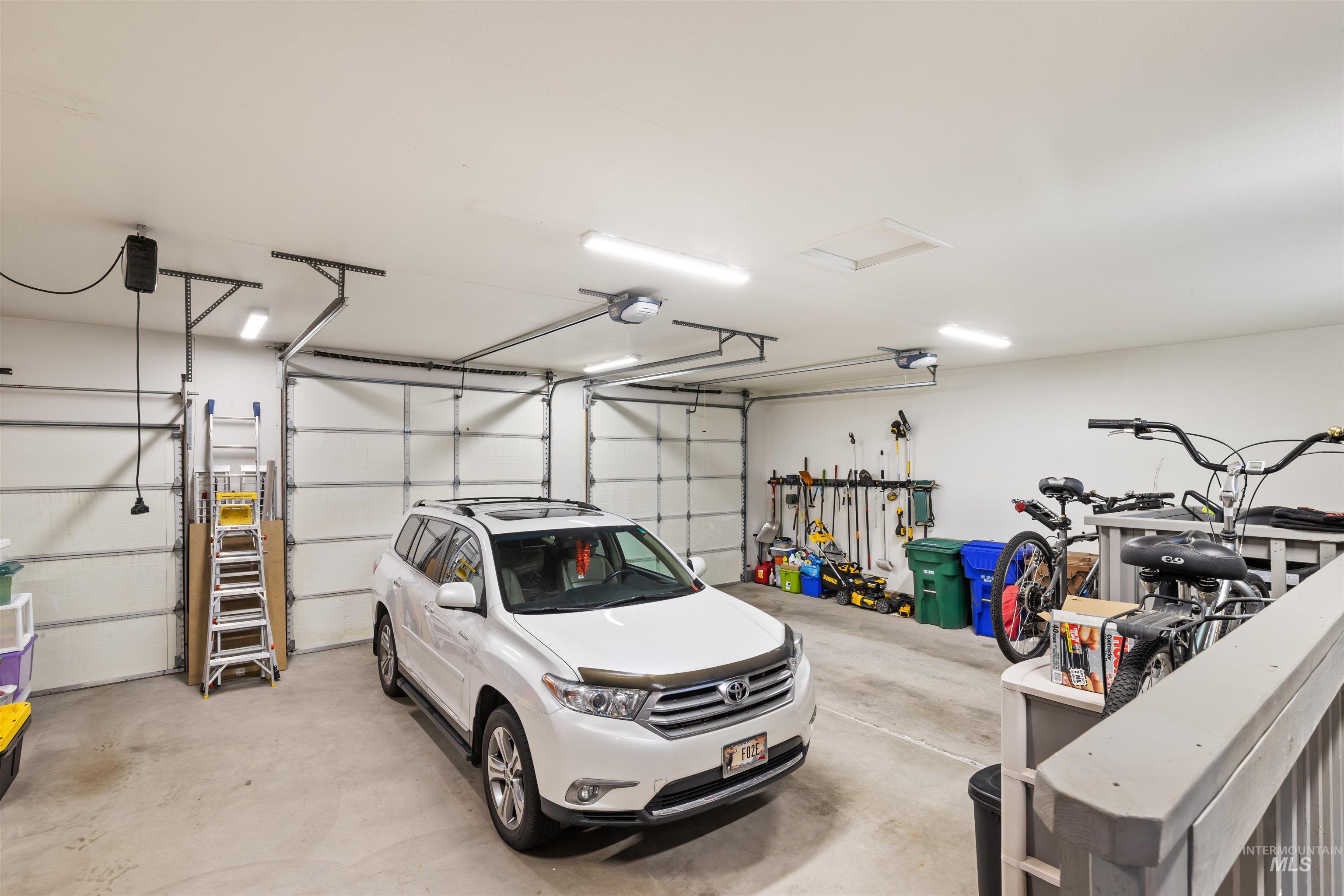 528 Crestline Circle Drive