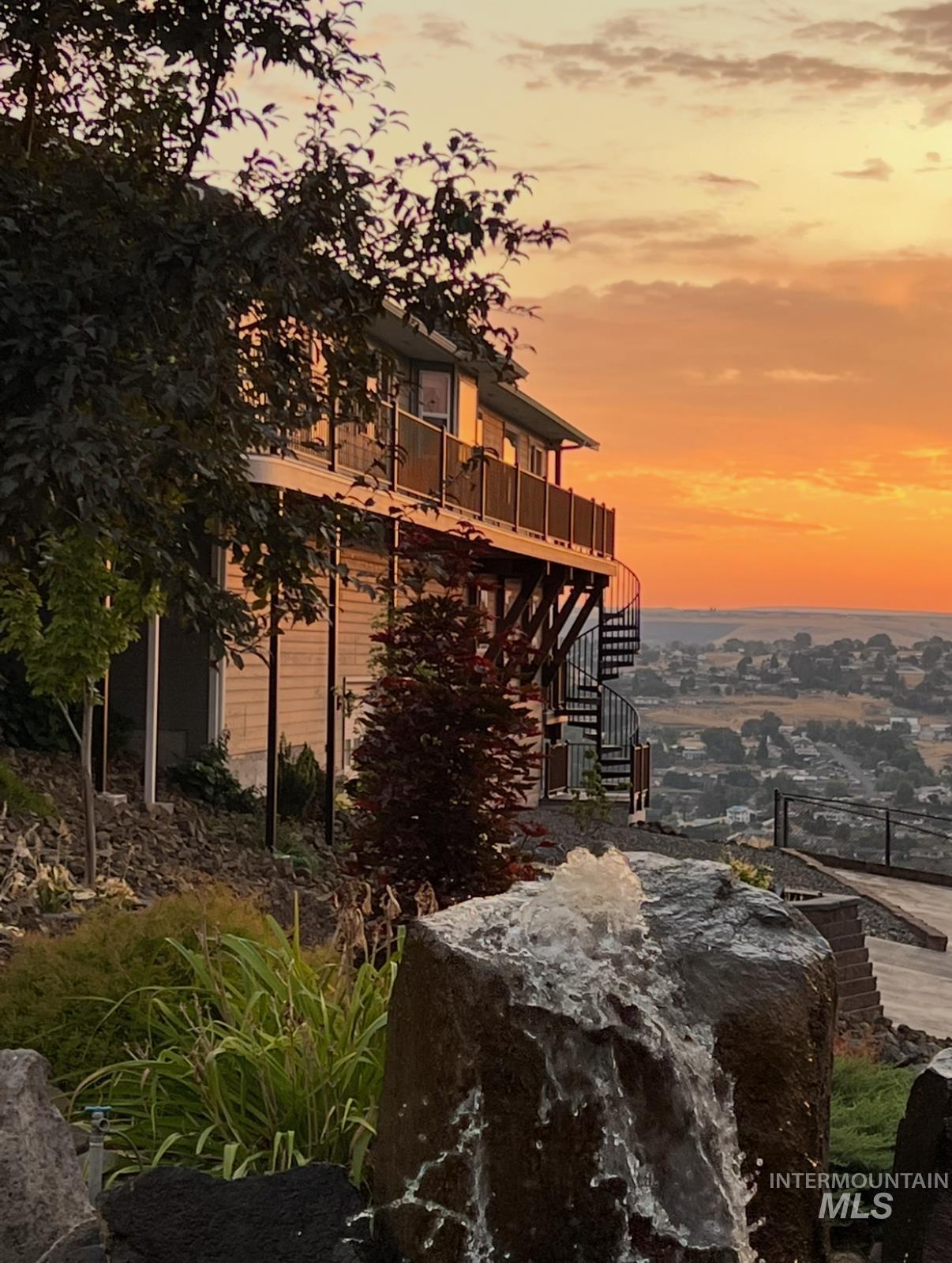 528 Crestline Circle Drive