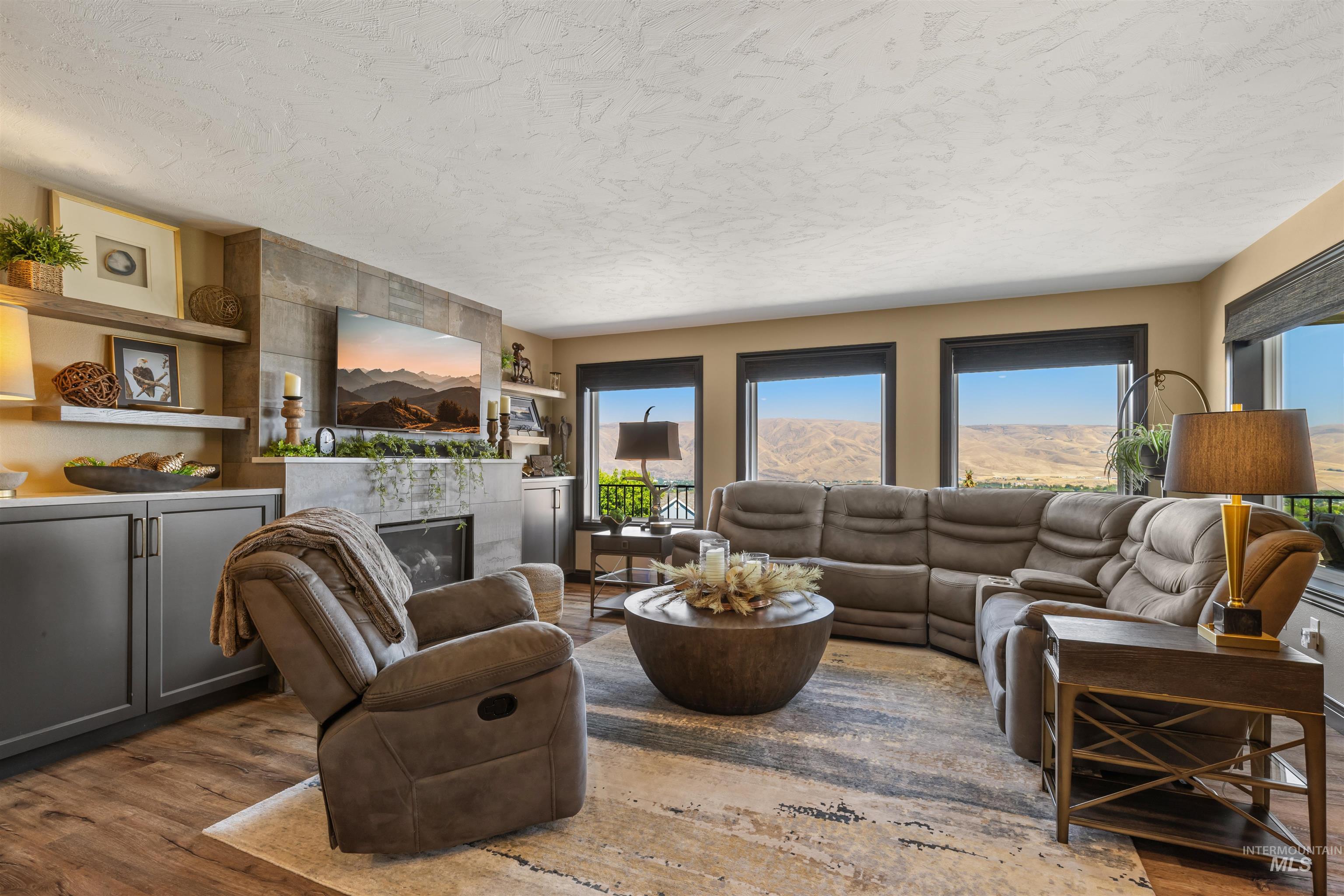 528 Crestline Circle Drive