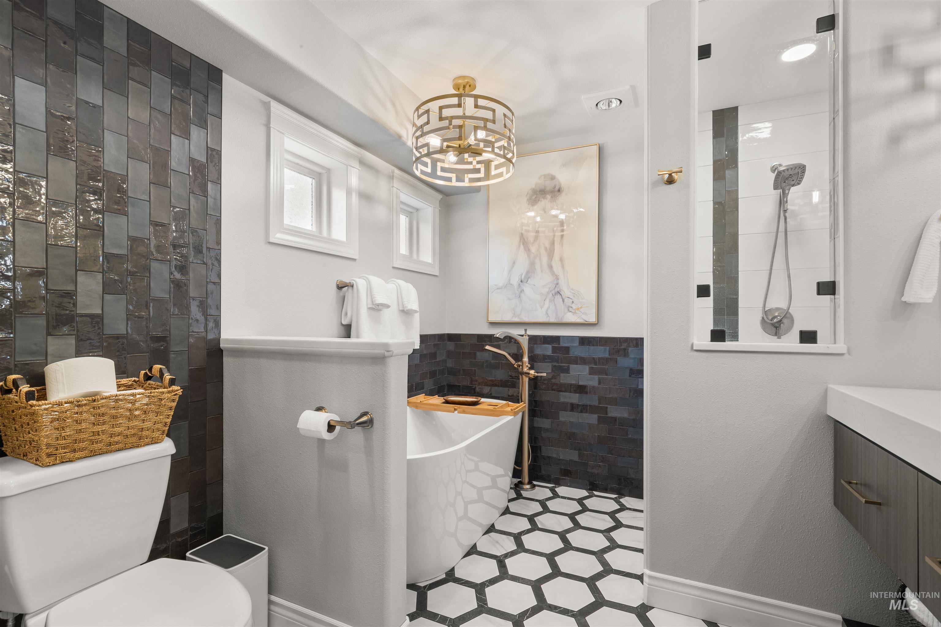 528 Crestline Circle Drive