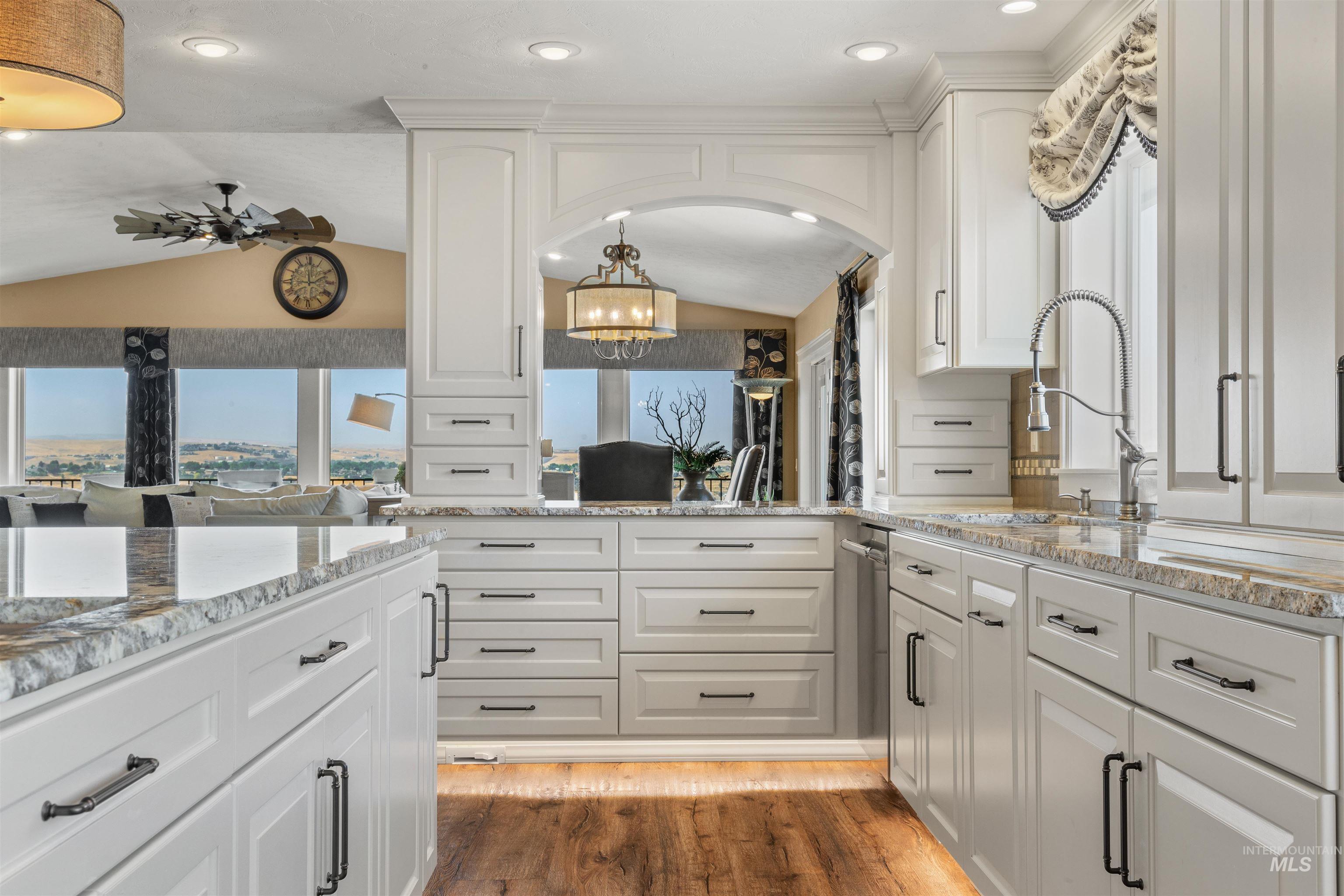 528 Crestline Circle Drive