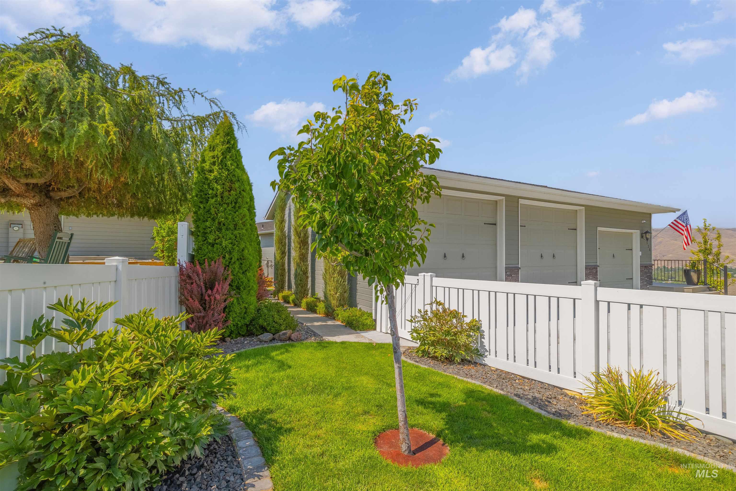 528 Crestline Circle Drive