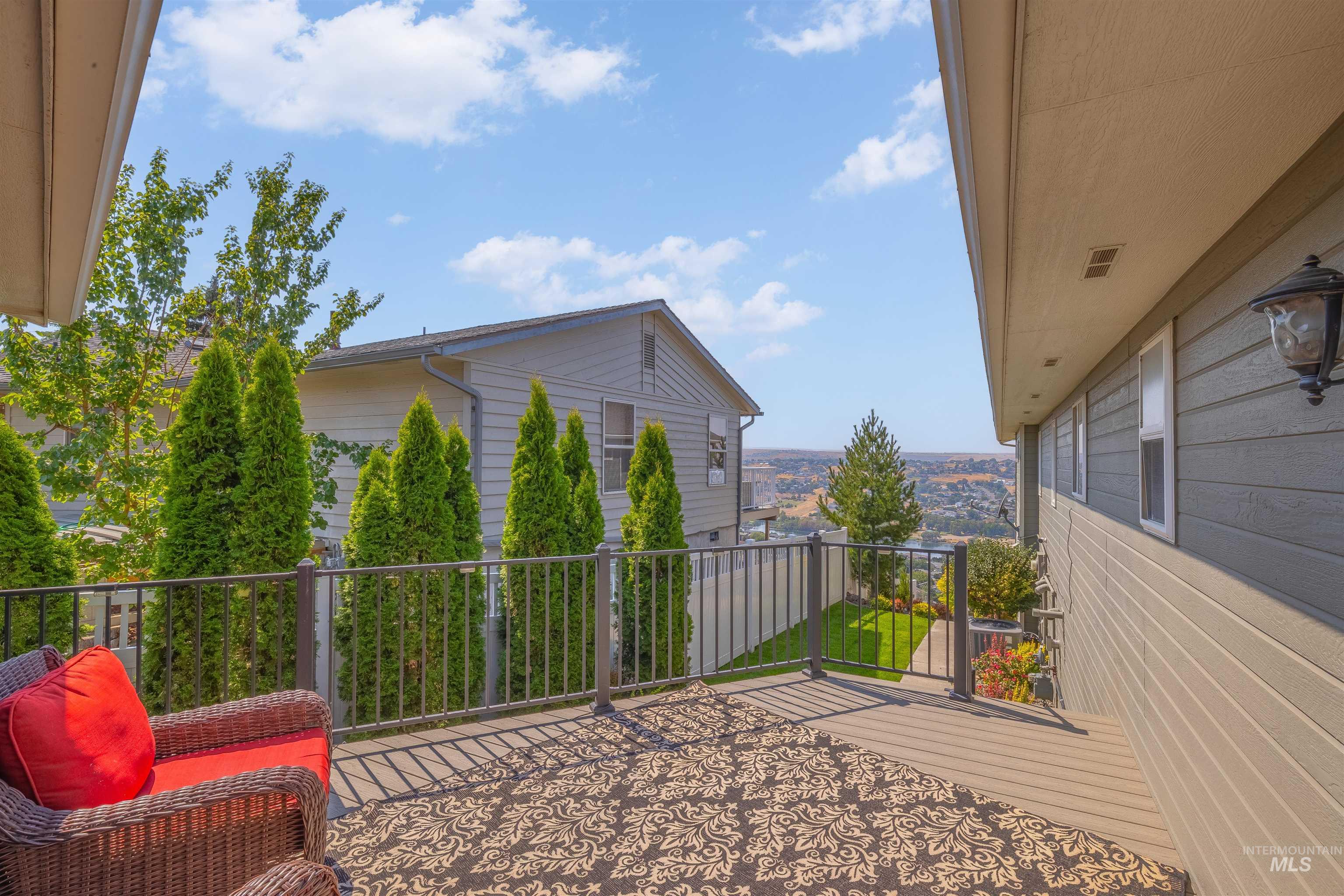 528 Crestline Circle Drive