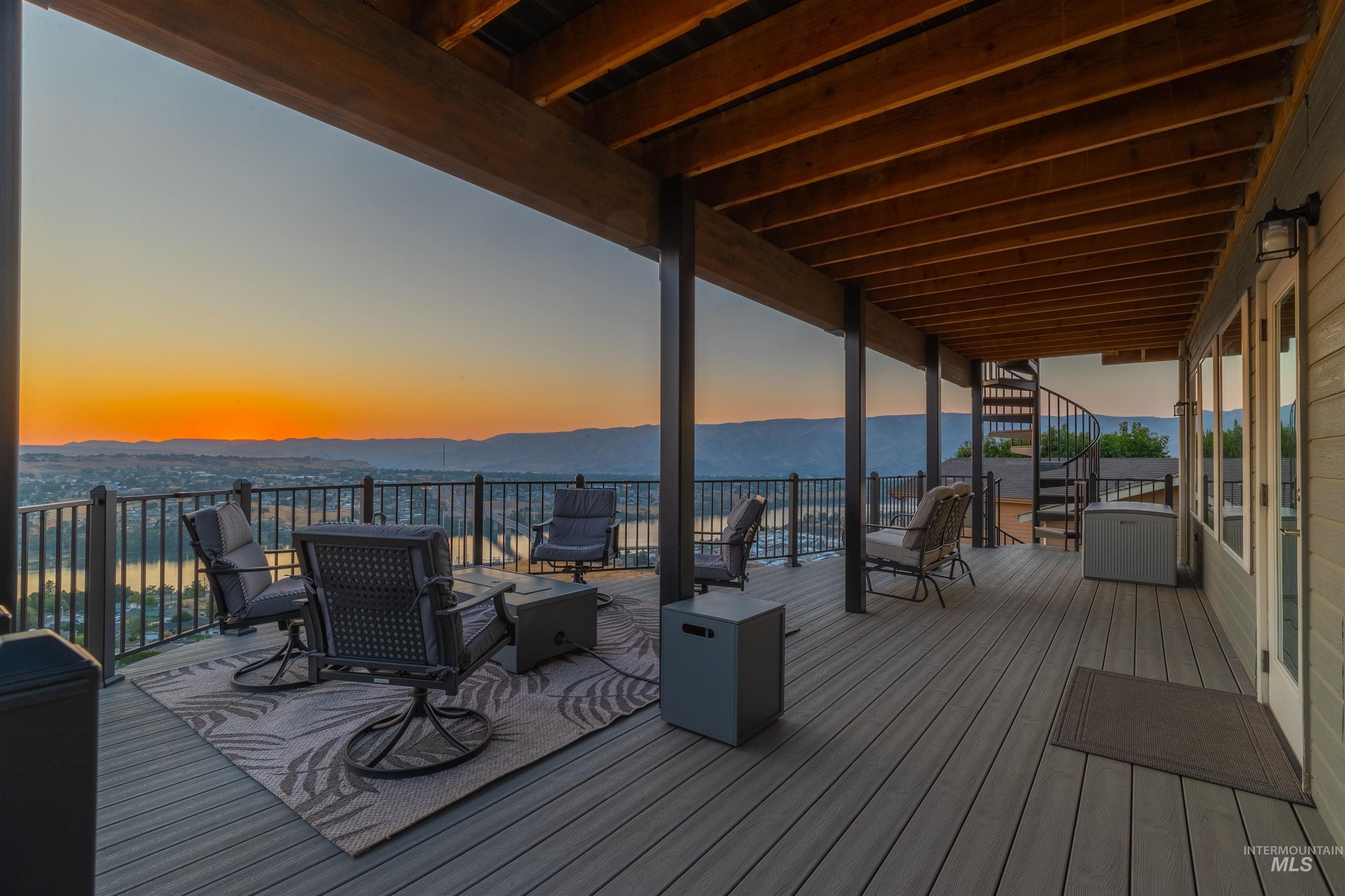 528 Crestline Circle Drive