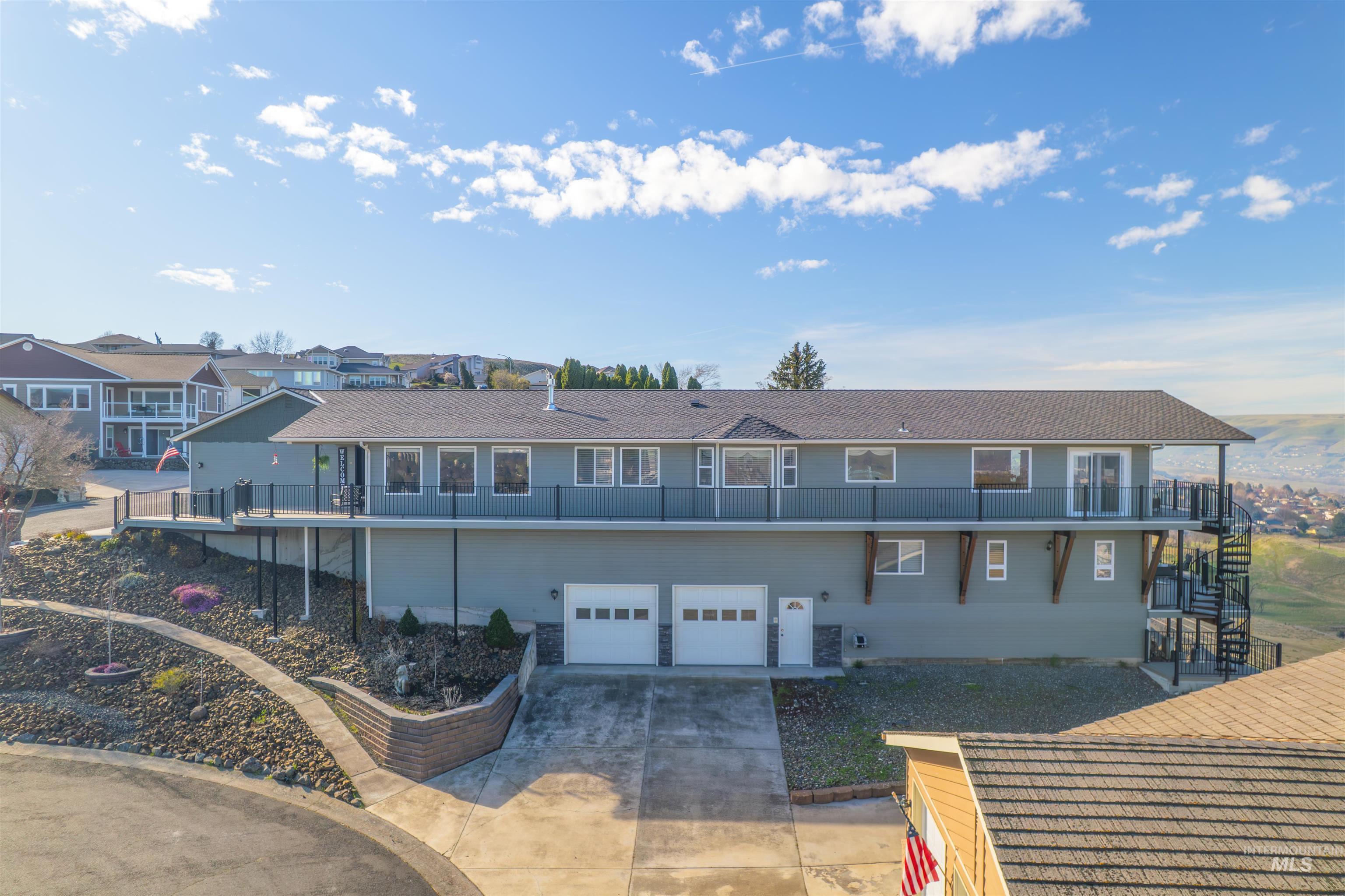 528 Crestline Circle Drive