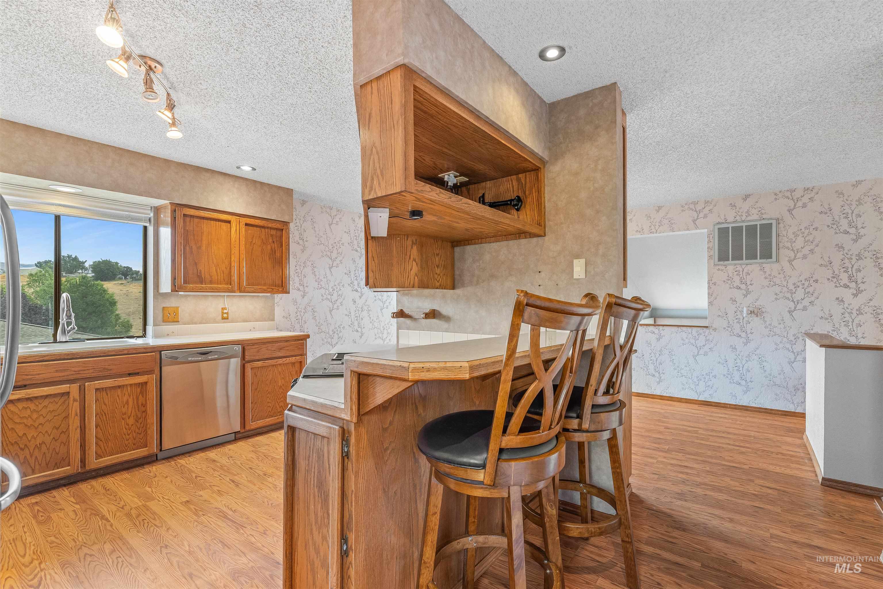 2566 Grandview Drive
