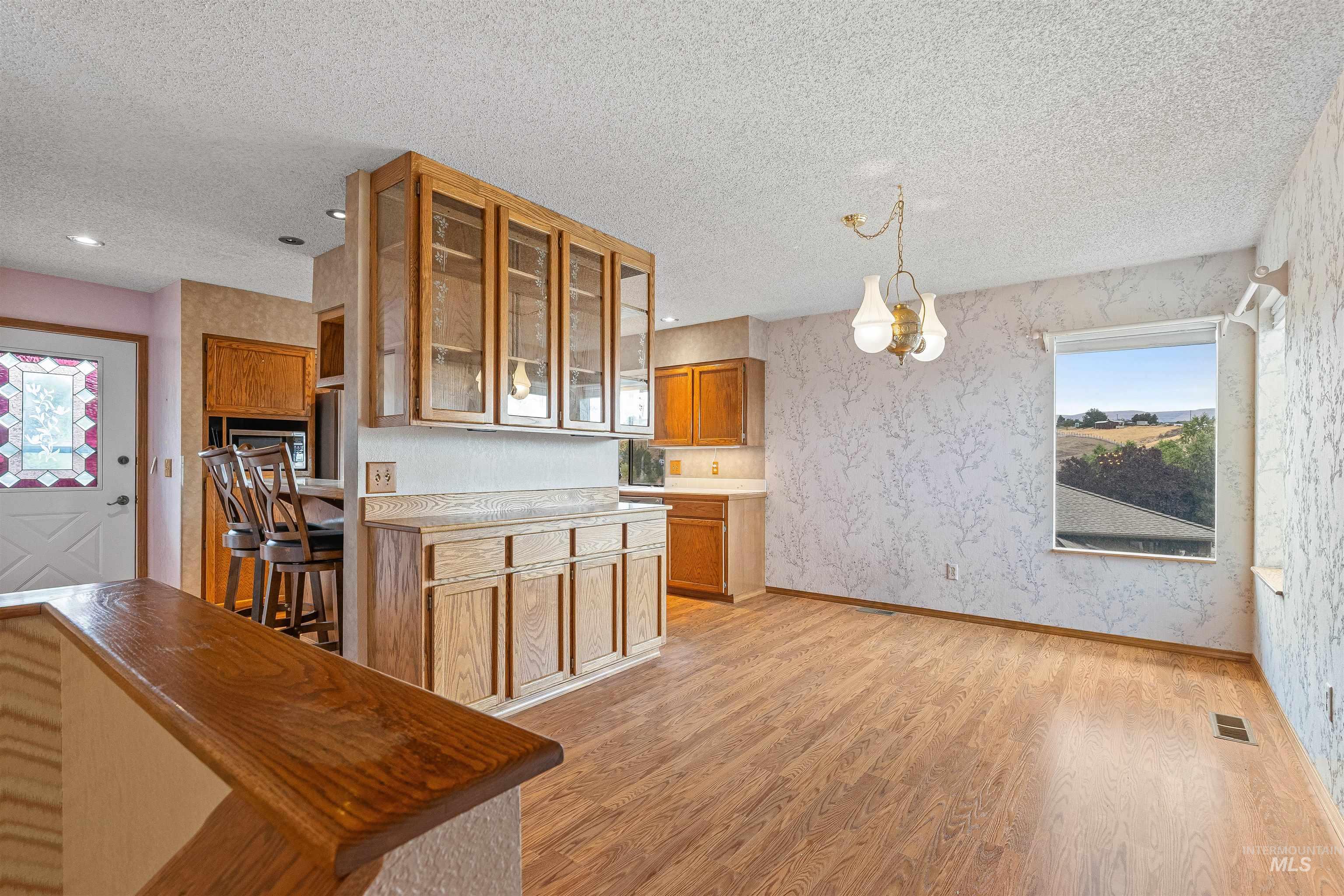 2566 Grandview Drive
