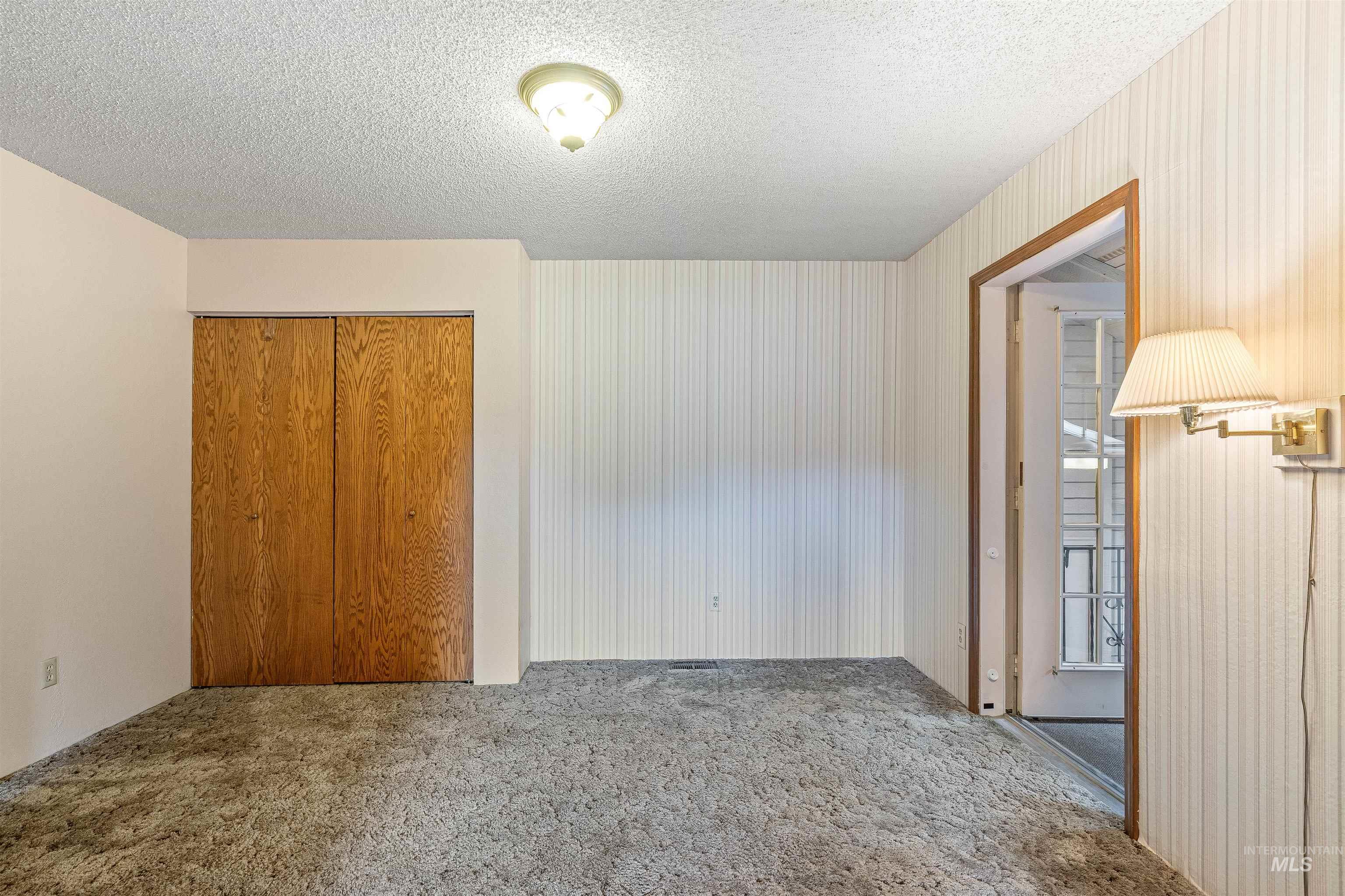 2566 Grandview Drive