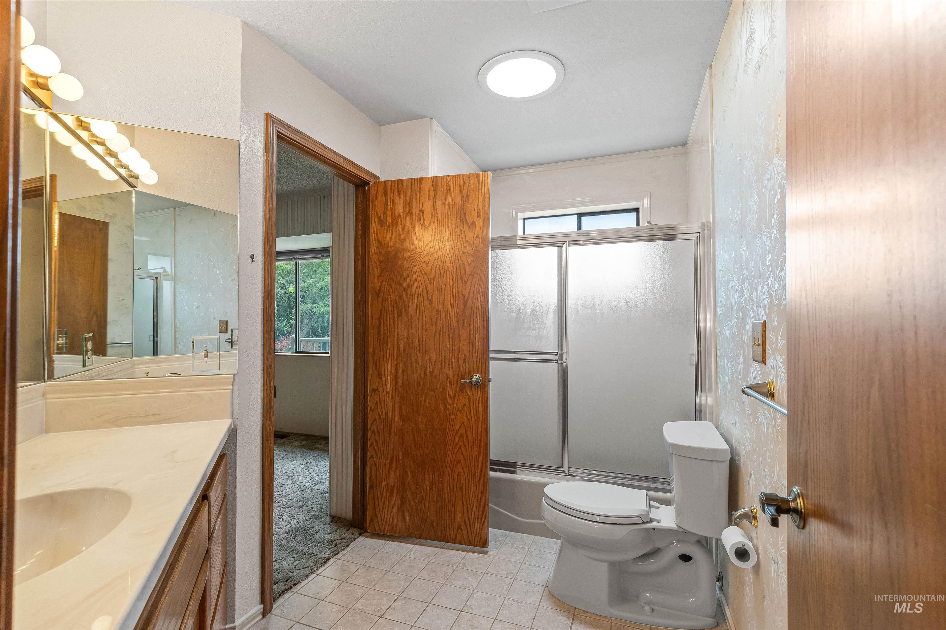 2566 Grandview Drive