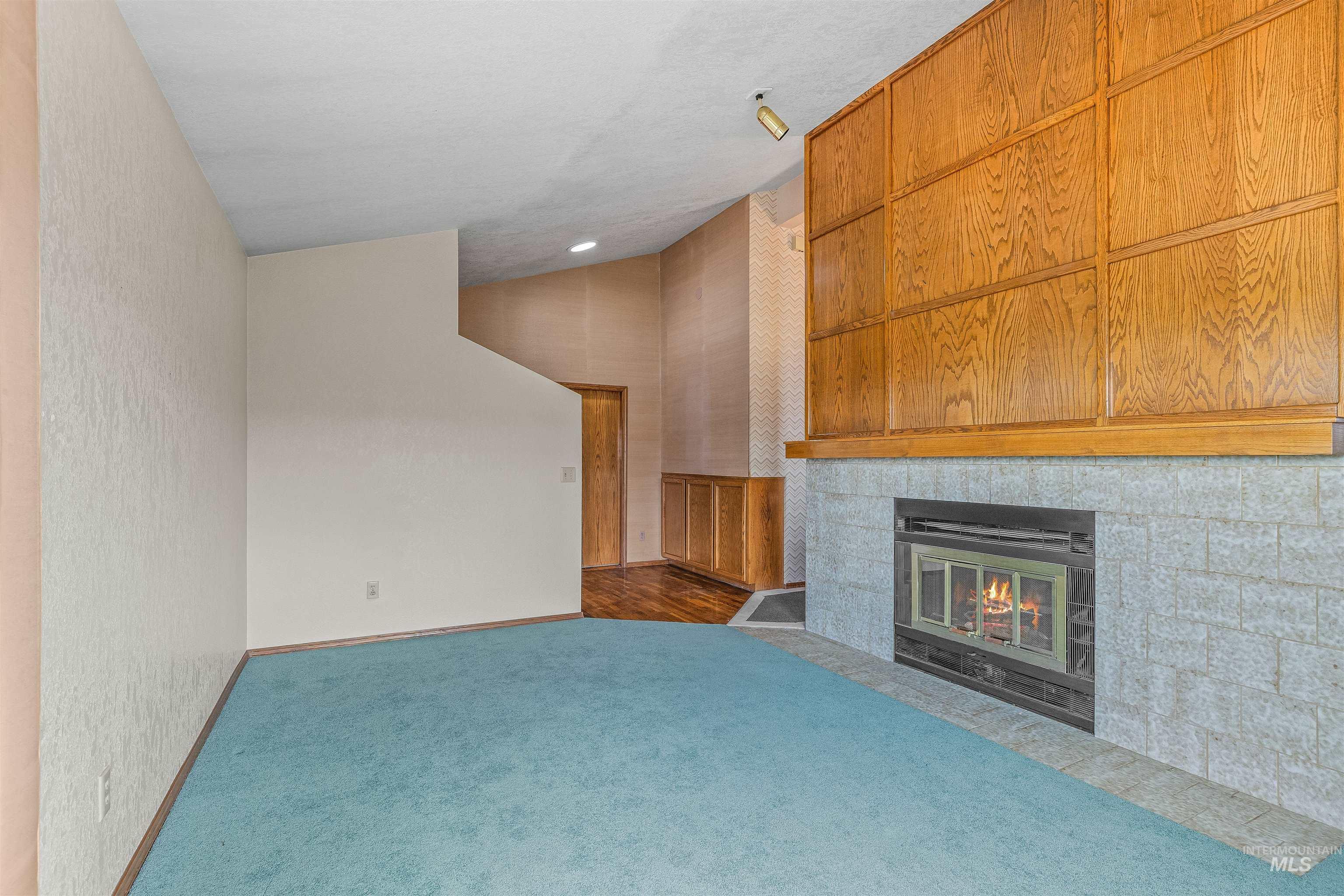 2566 Grandview Drive