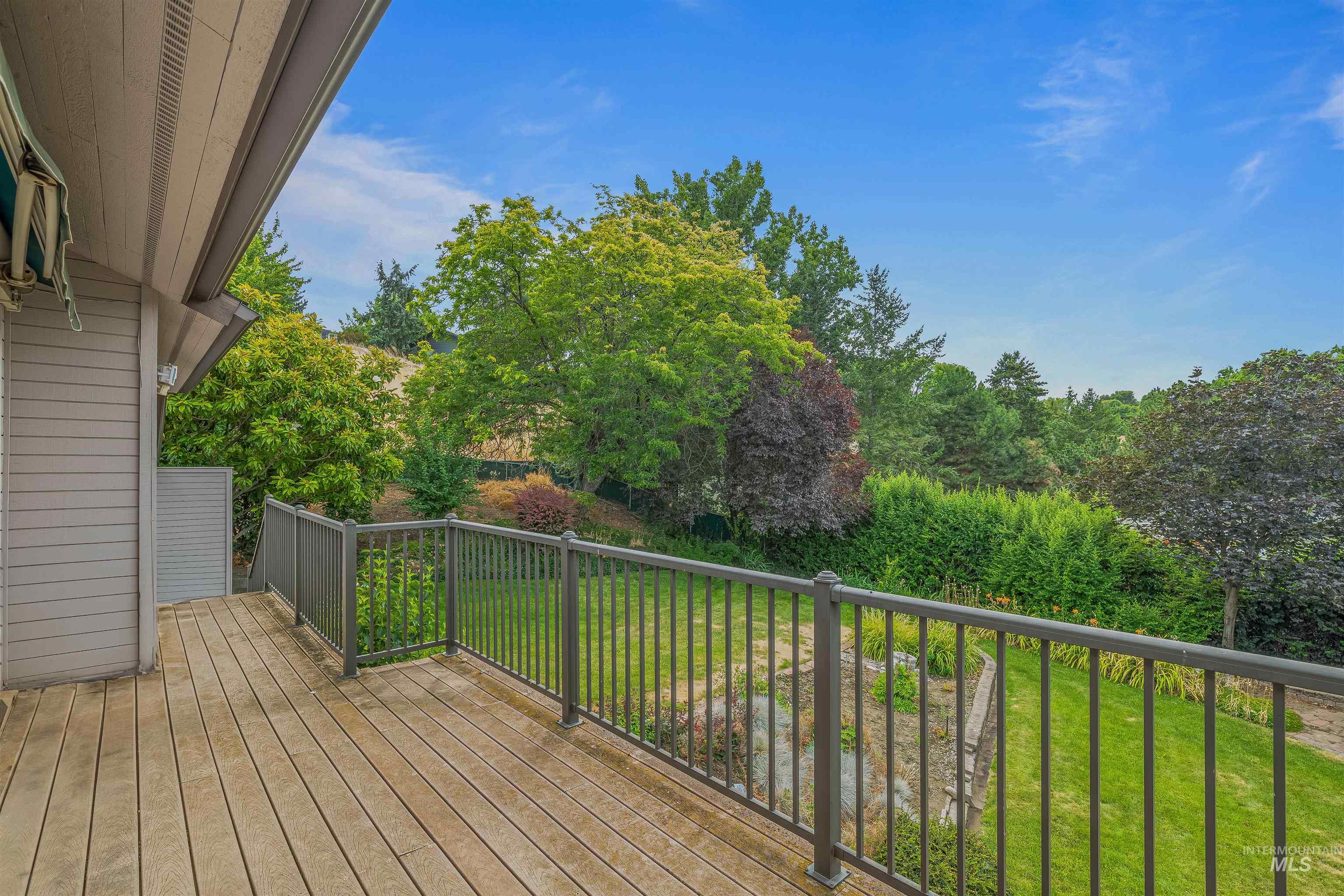 2566 Grandview Drive