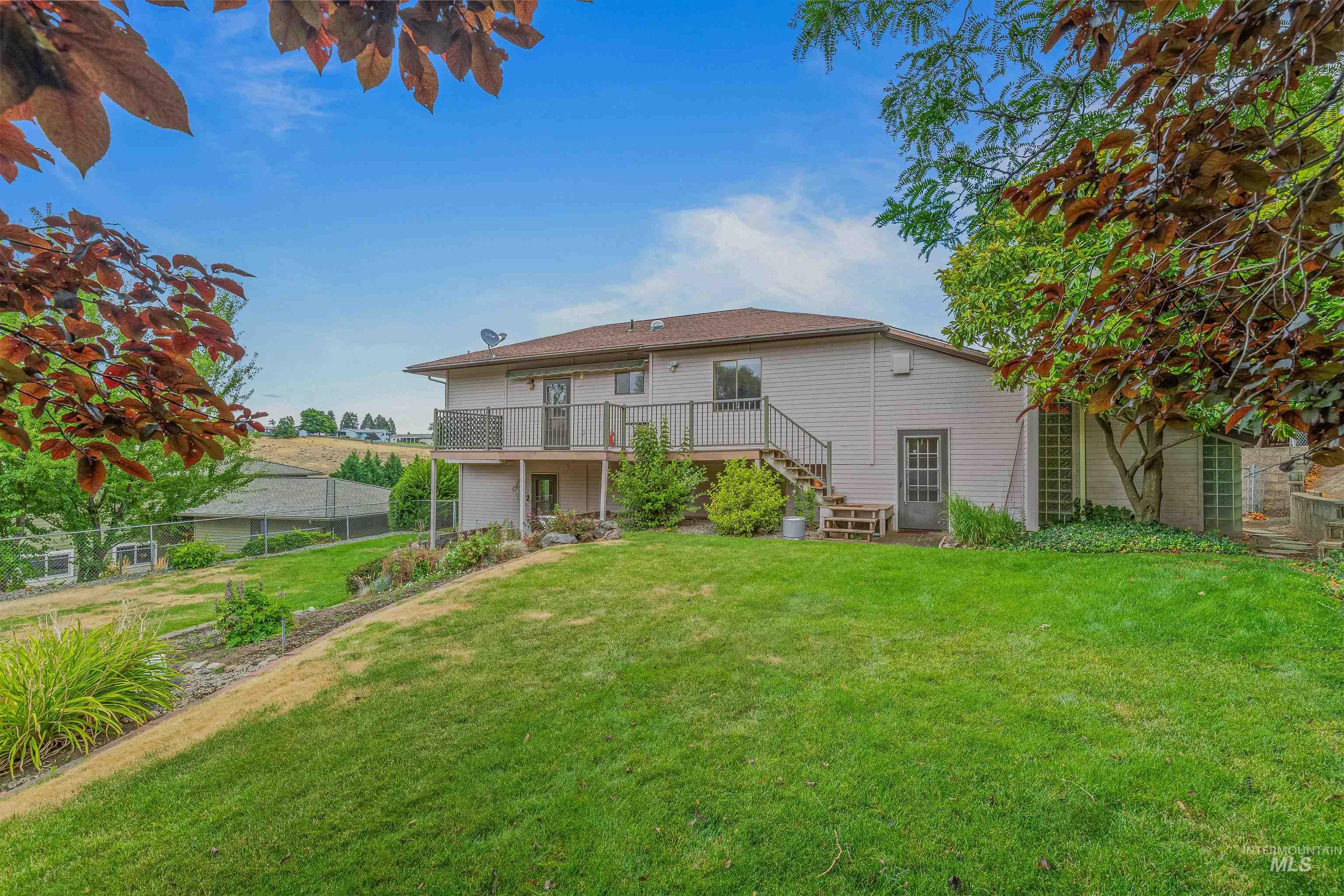 2566 Grandview Drive