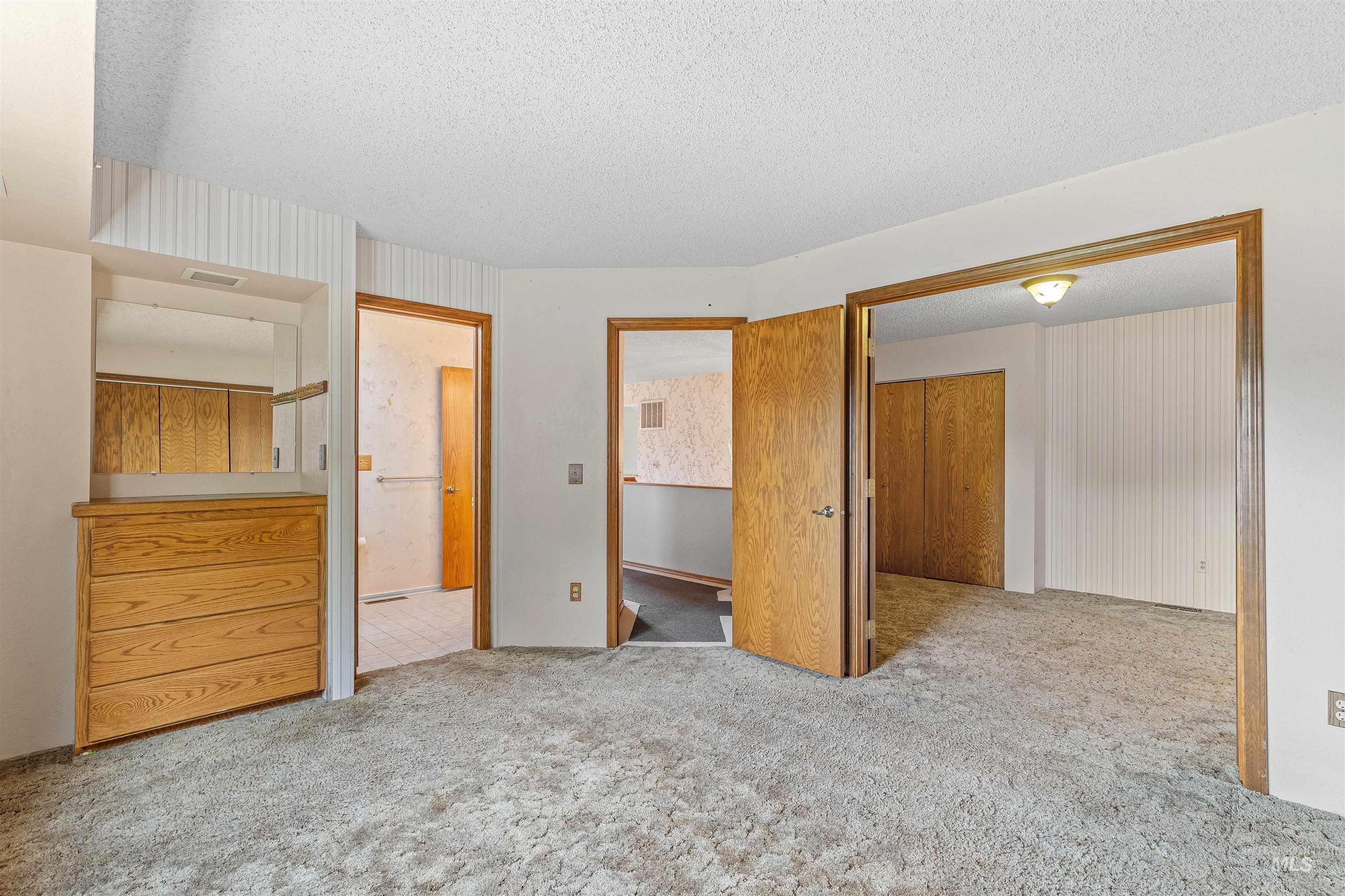 2566 Grandview Drive