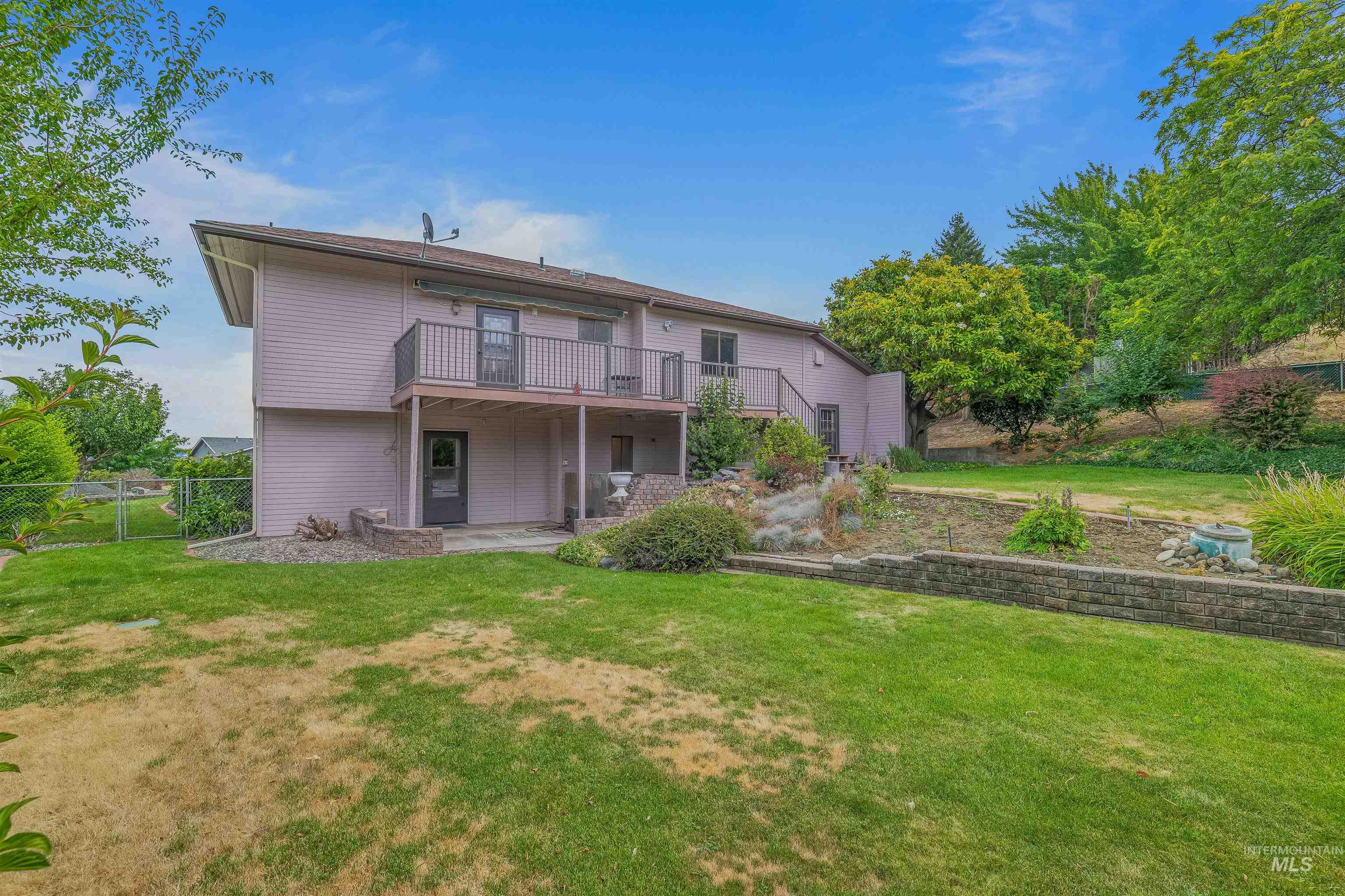 2566 Grandview Drive