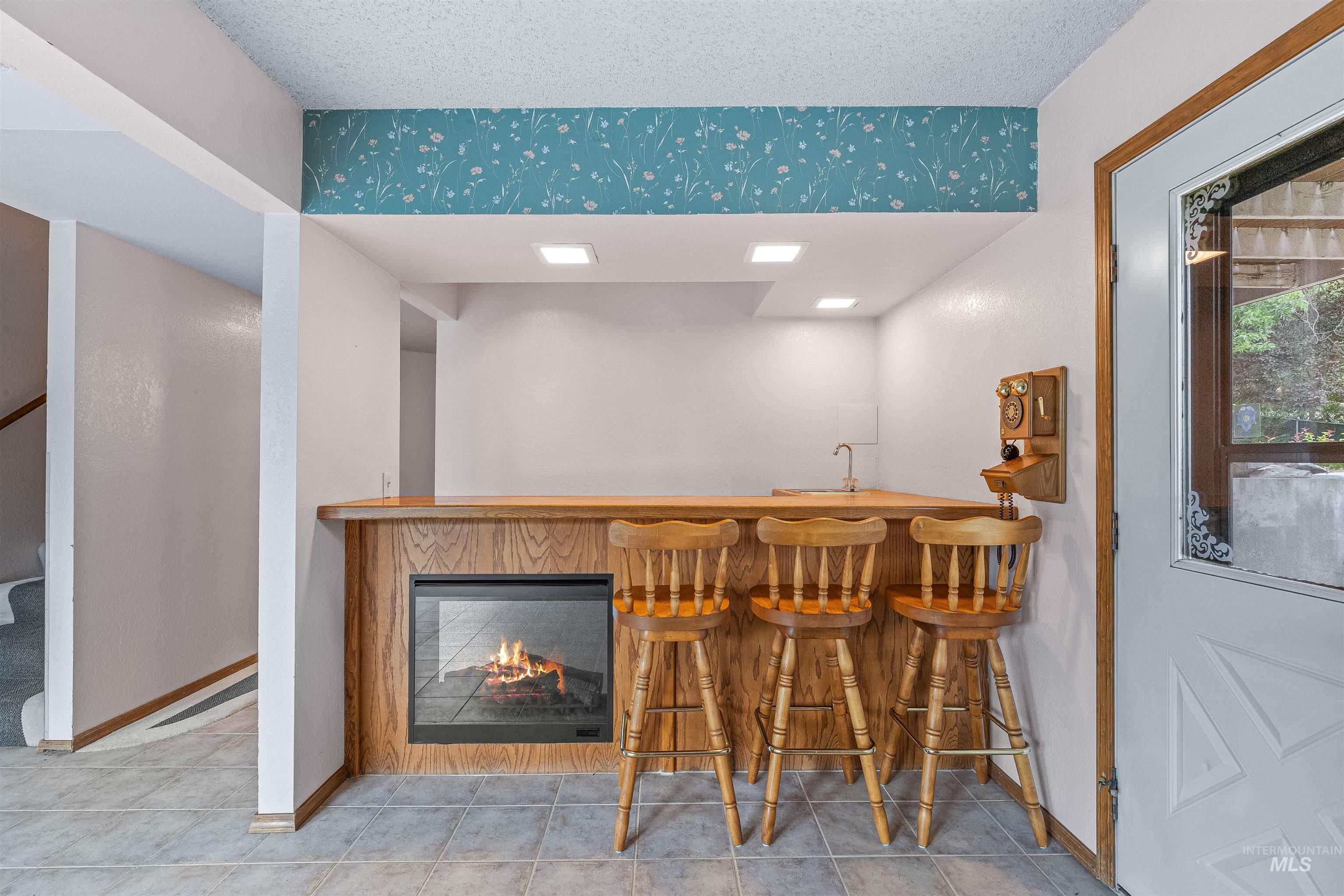 2566 Grandview Drive