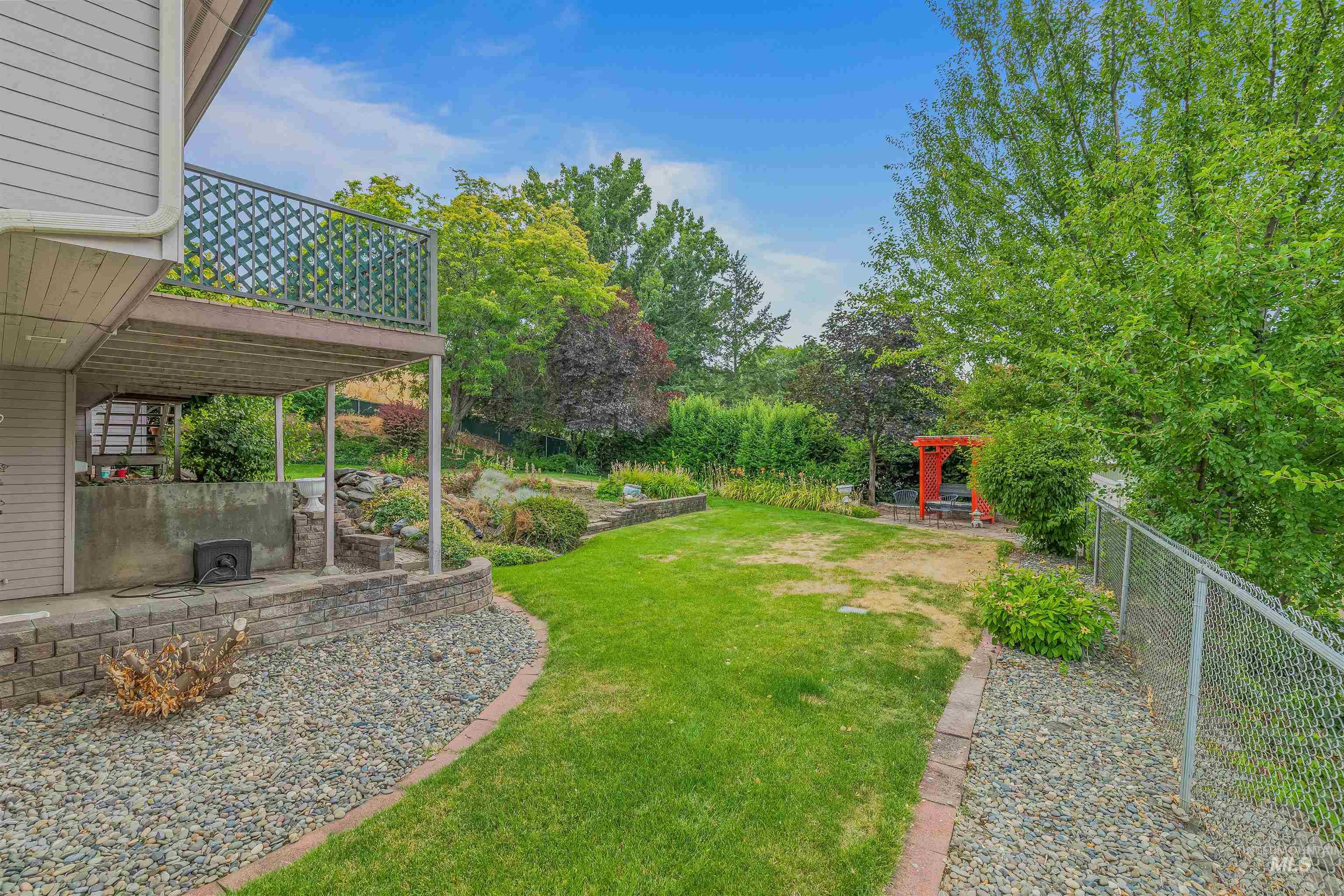 2566 Grandview Drive