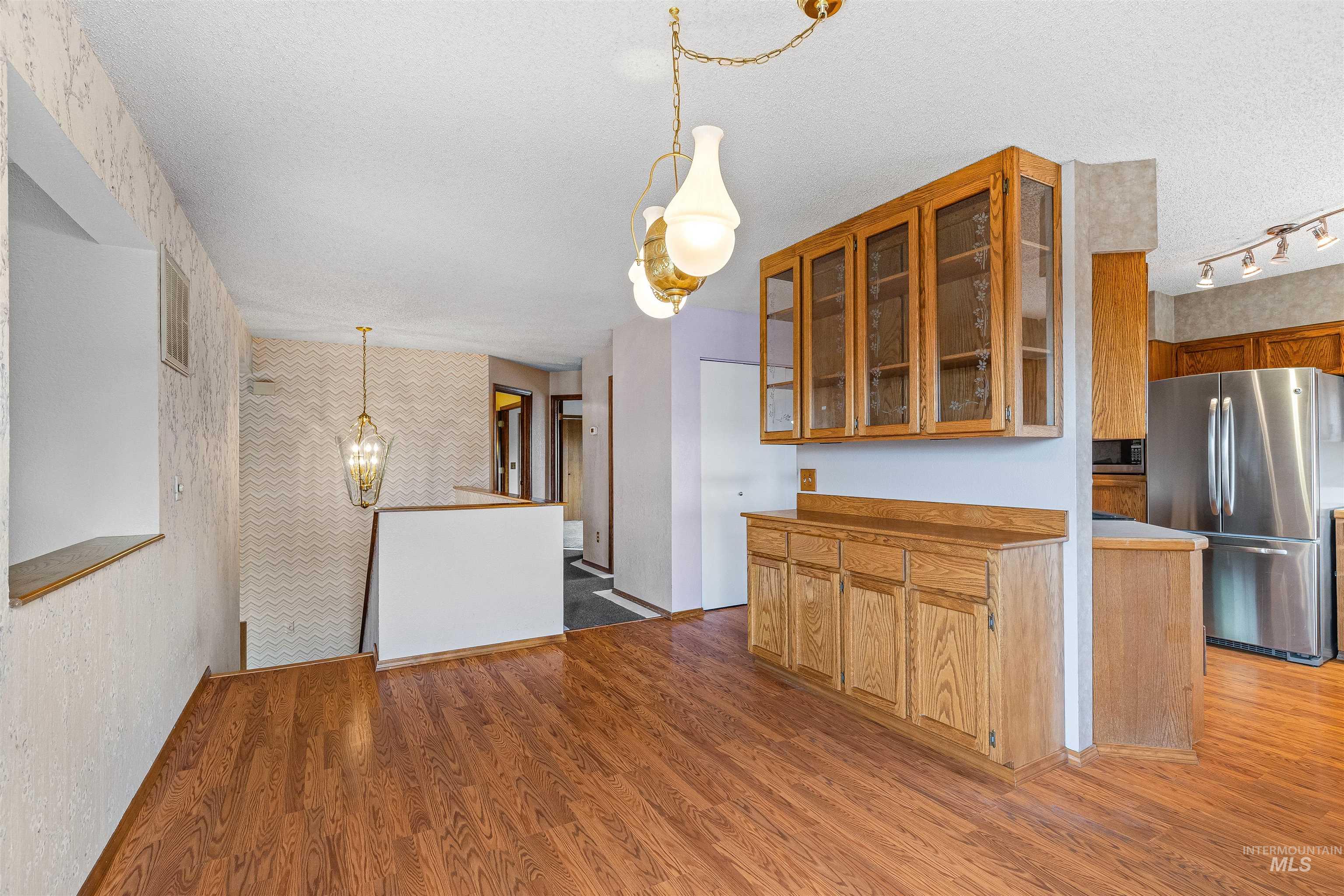 2566 Grandview Drive
