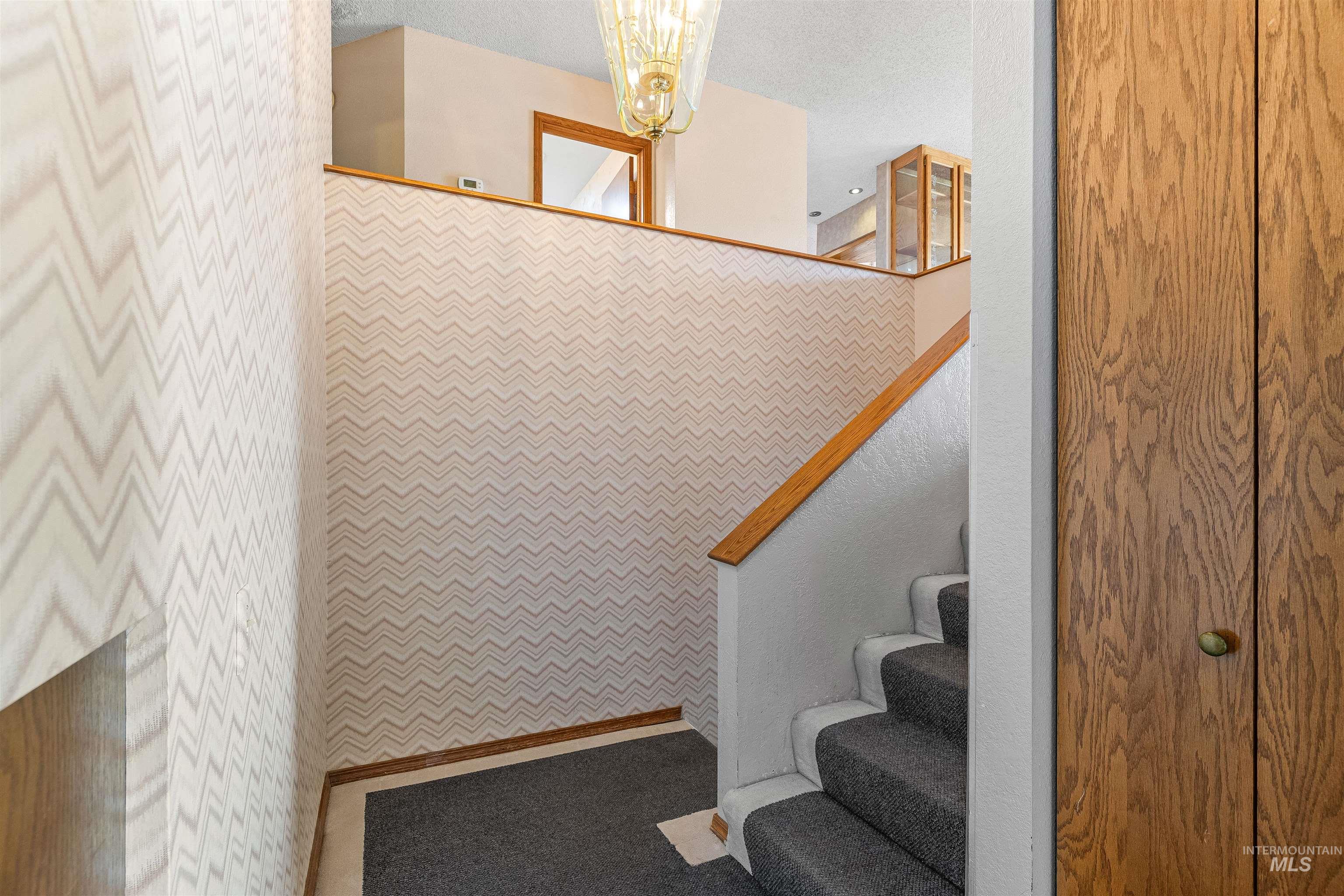 2566 Grandview Drive