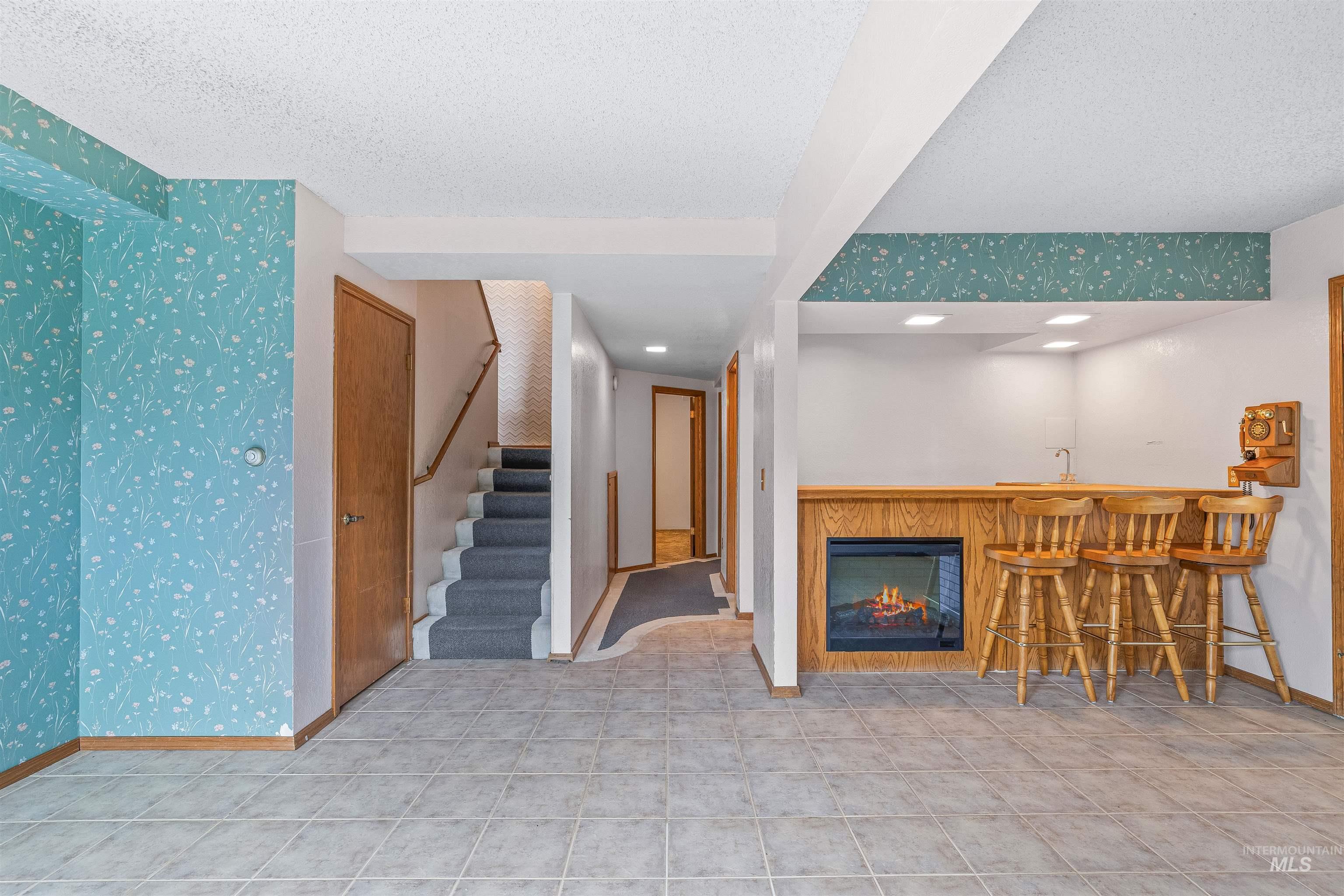 2566 Grandview Drive