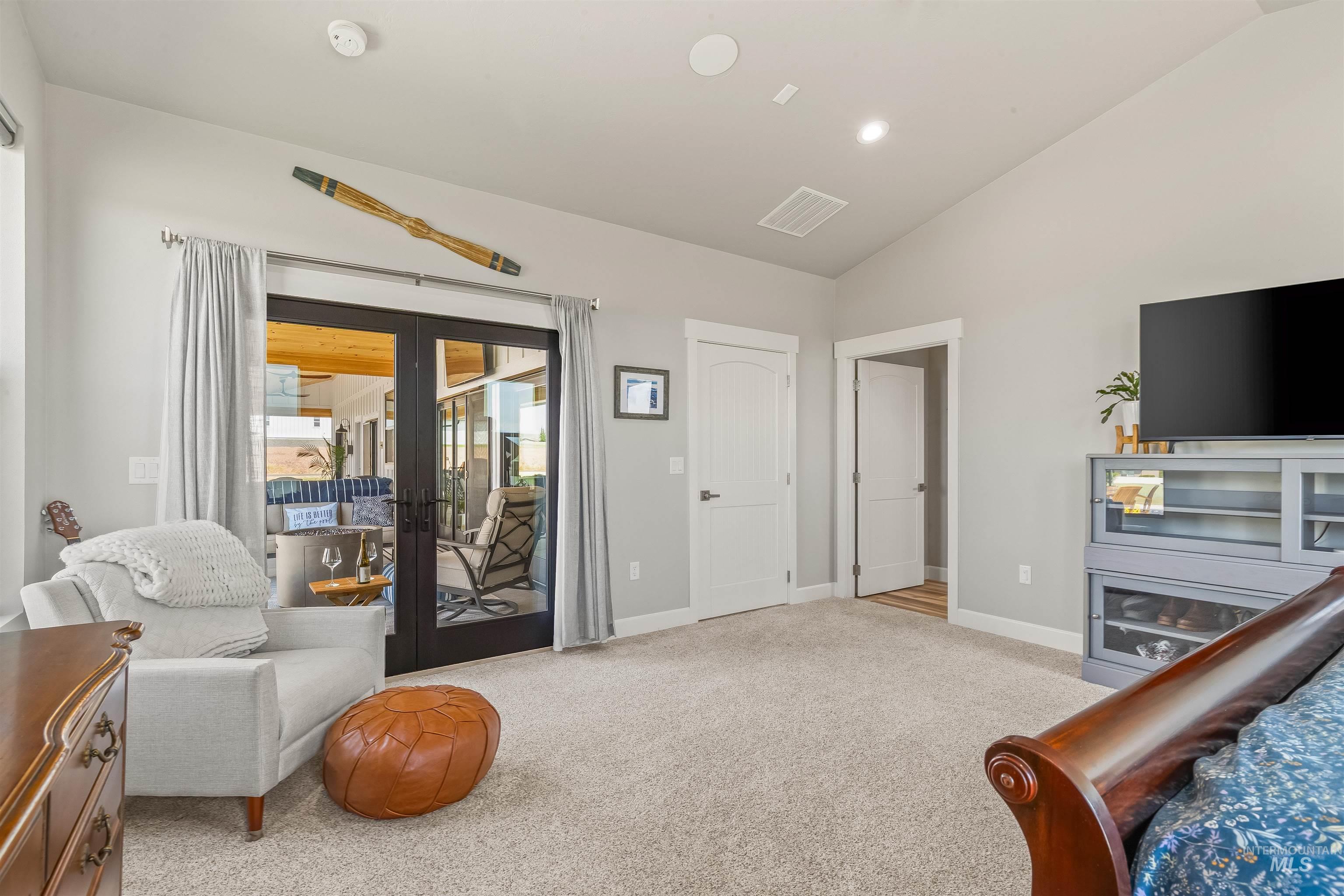 2044 Vinifera Boulevard