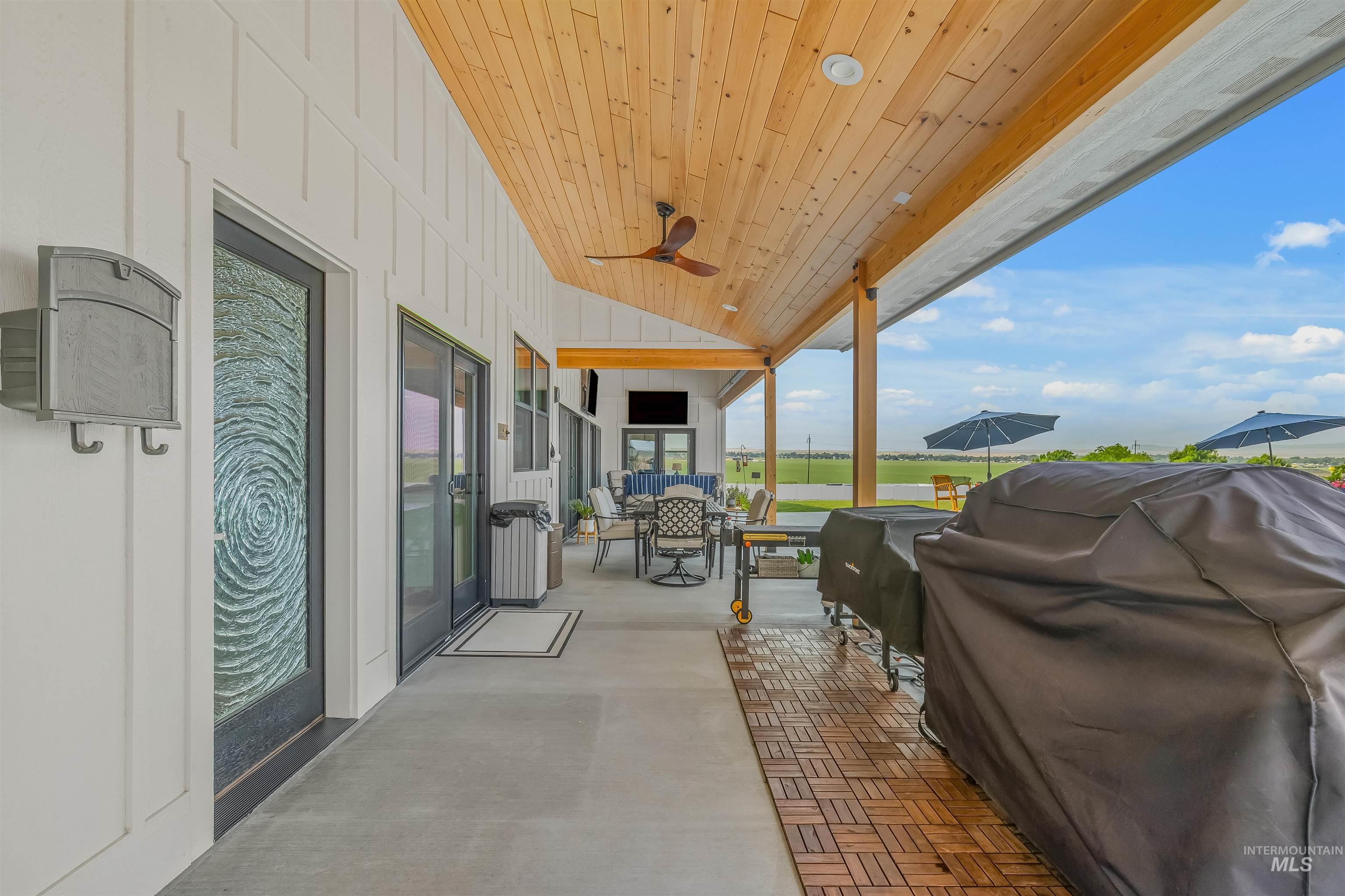 2044 Vinifera Boulevard