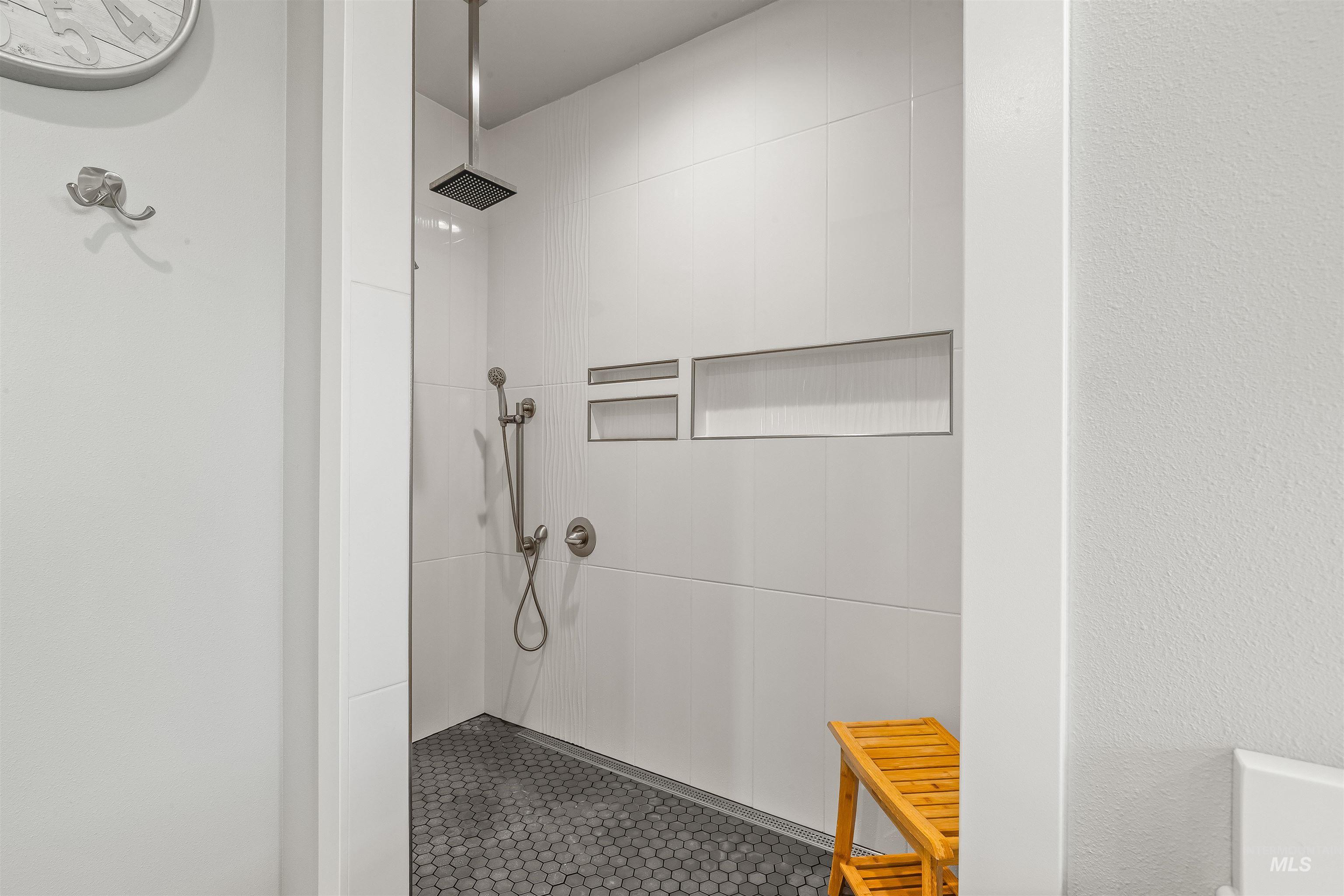 2044 Vinifera Boulevard