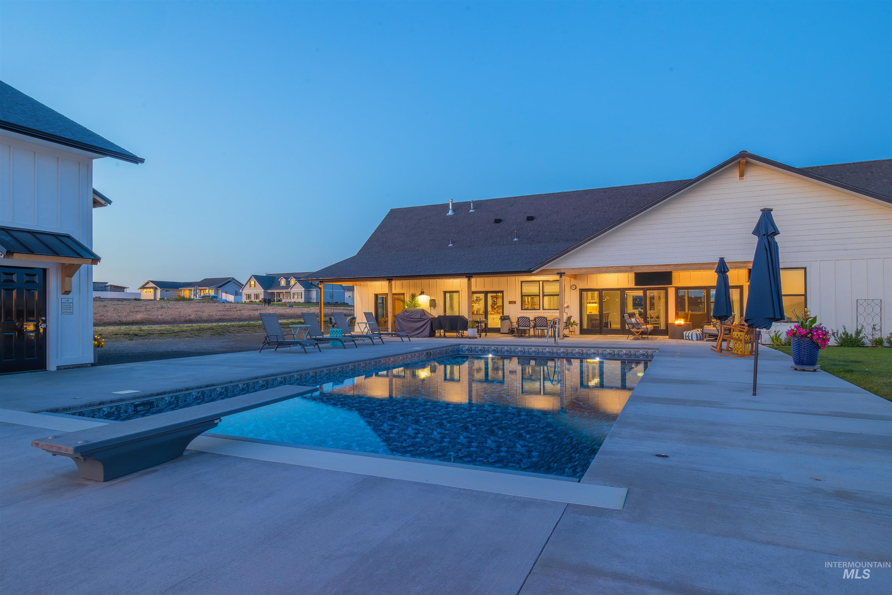 2044 Vinifera Boulevard